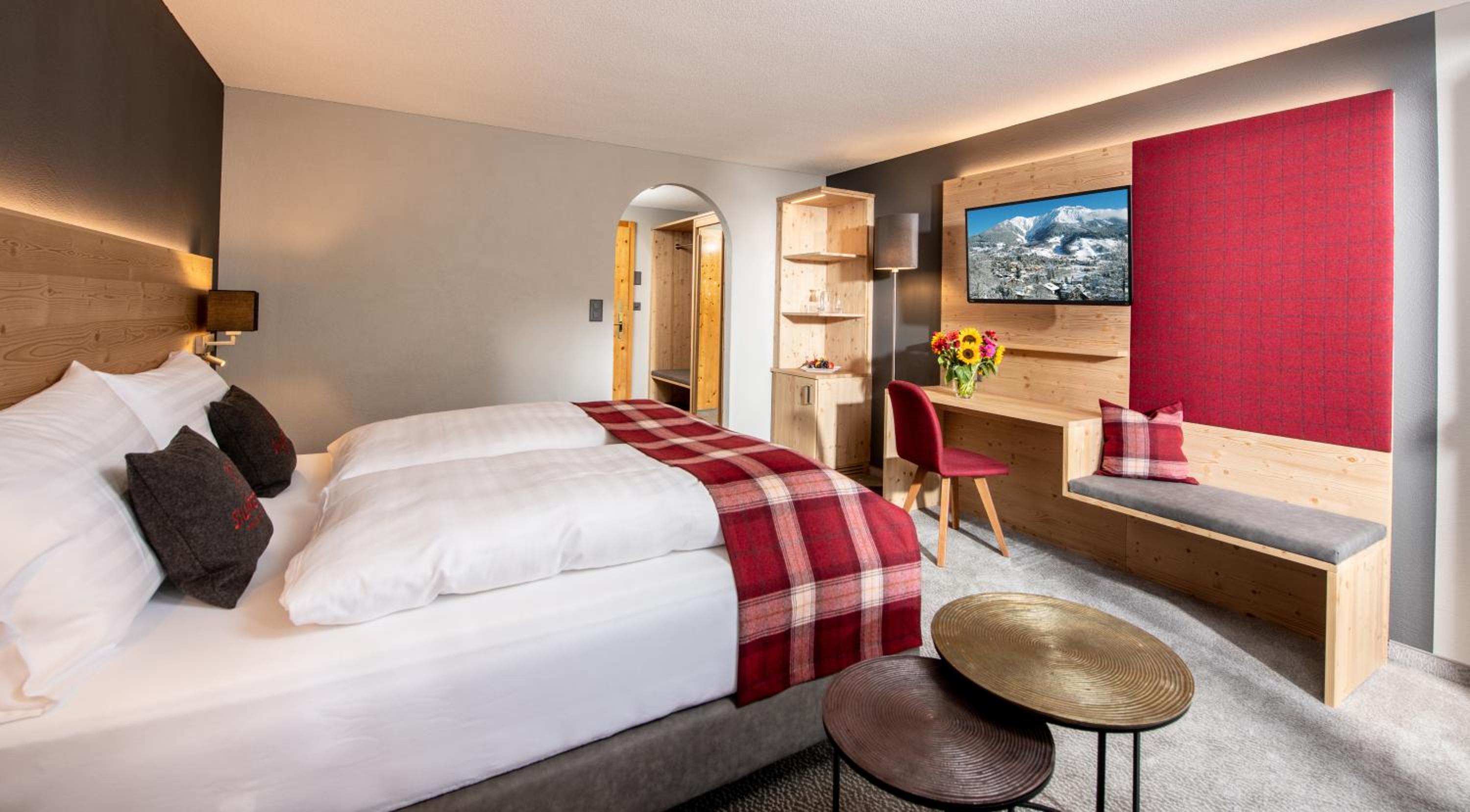 Standard Double Room with Balcony - Photo 2