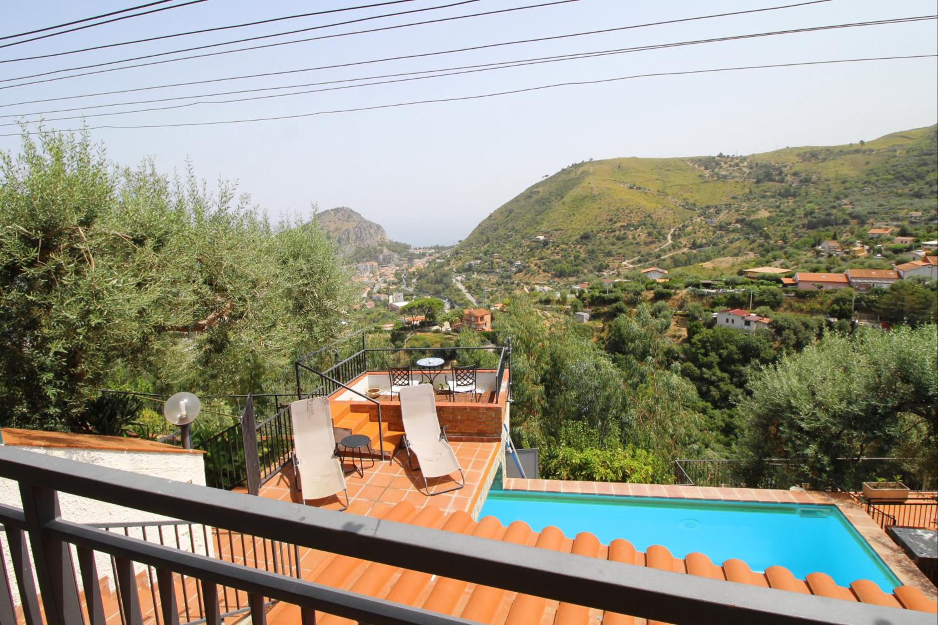 One-Bedroom Apartment with Sea View - Photo 11