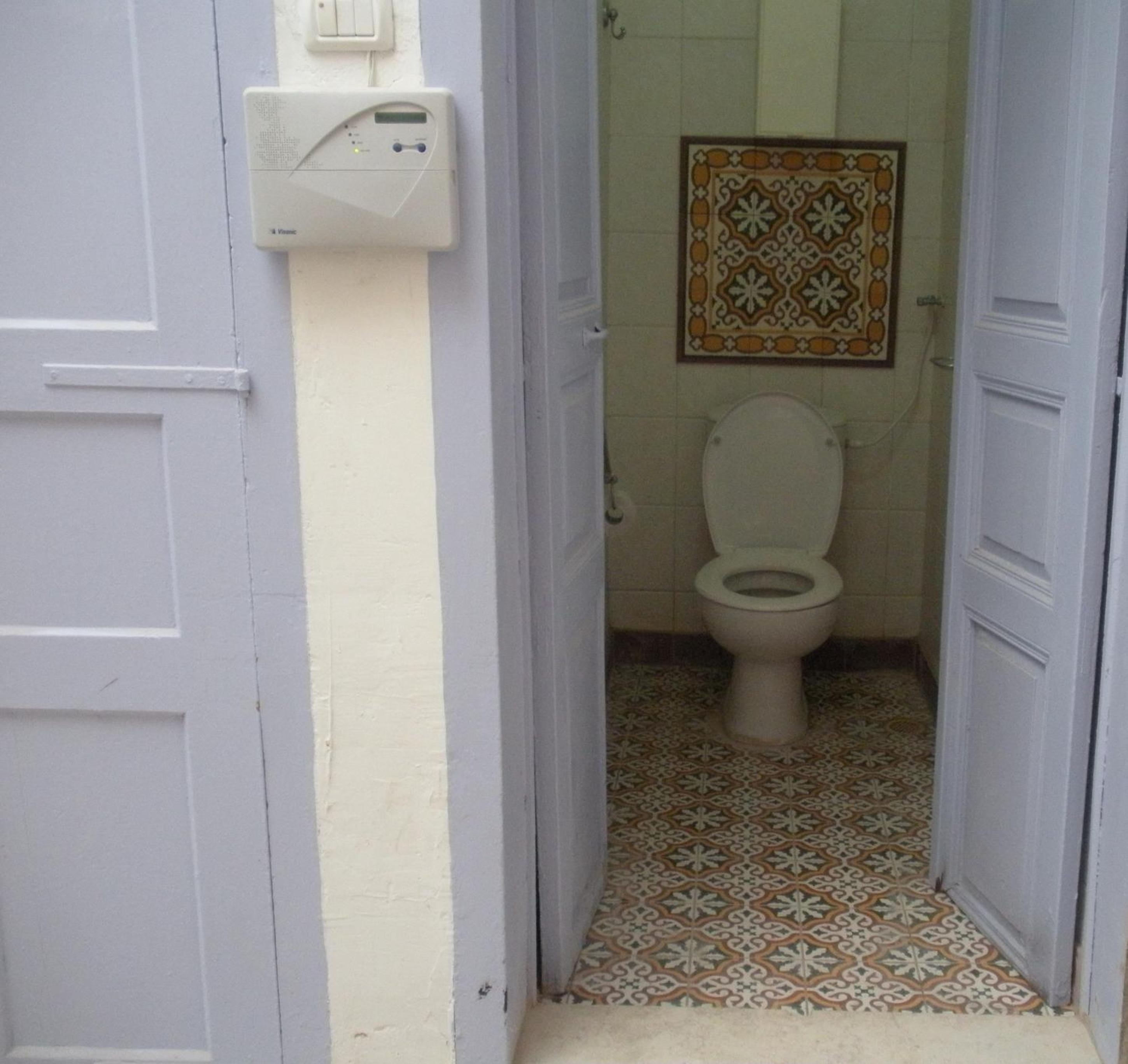 Double or Twin Room - Photo 9