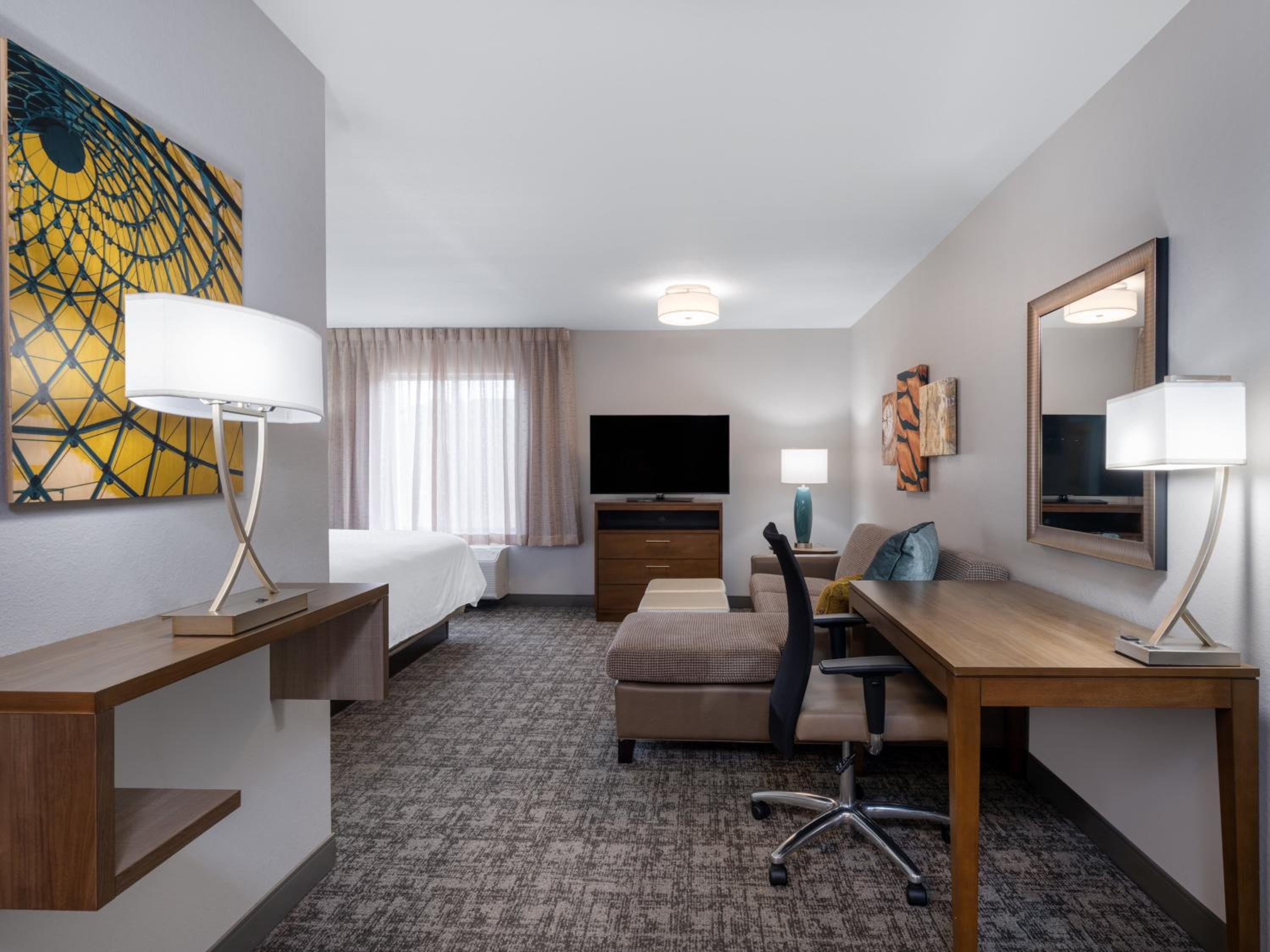 Studio King Suite - Communications Accessible - Photo 3