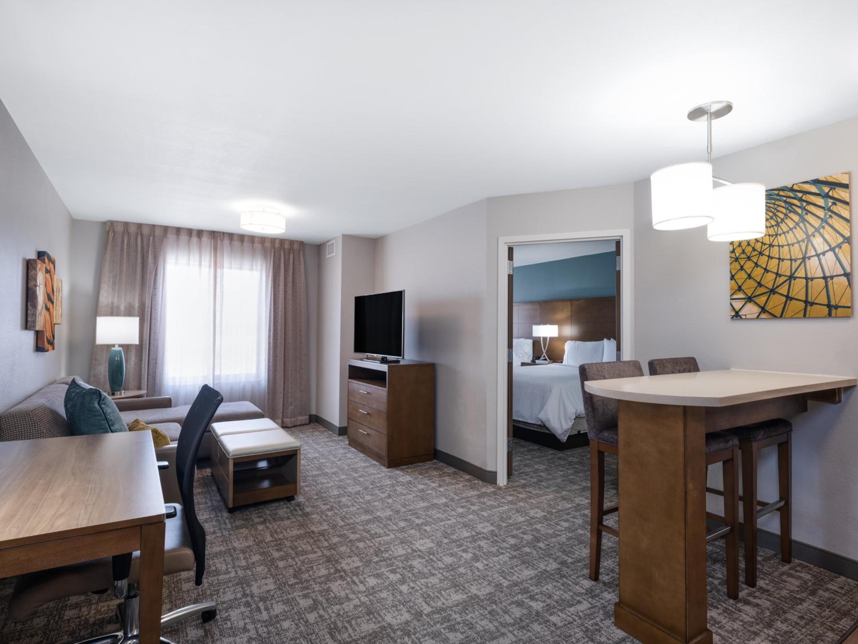 One-Bedroom Suite - Photo 1