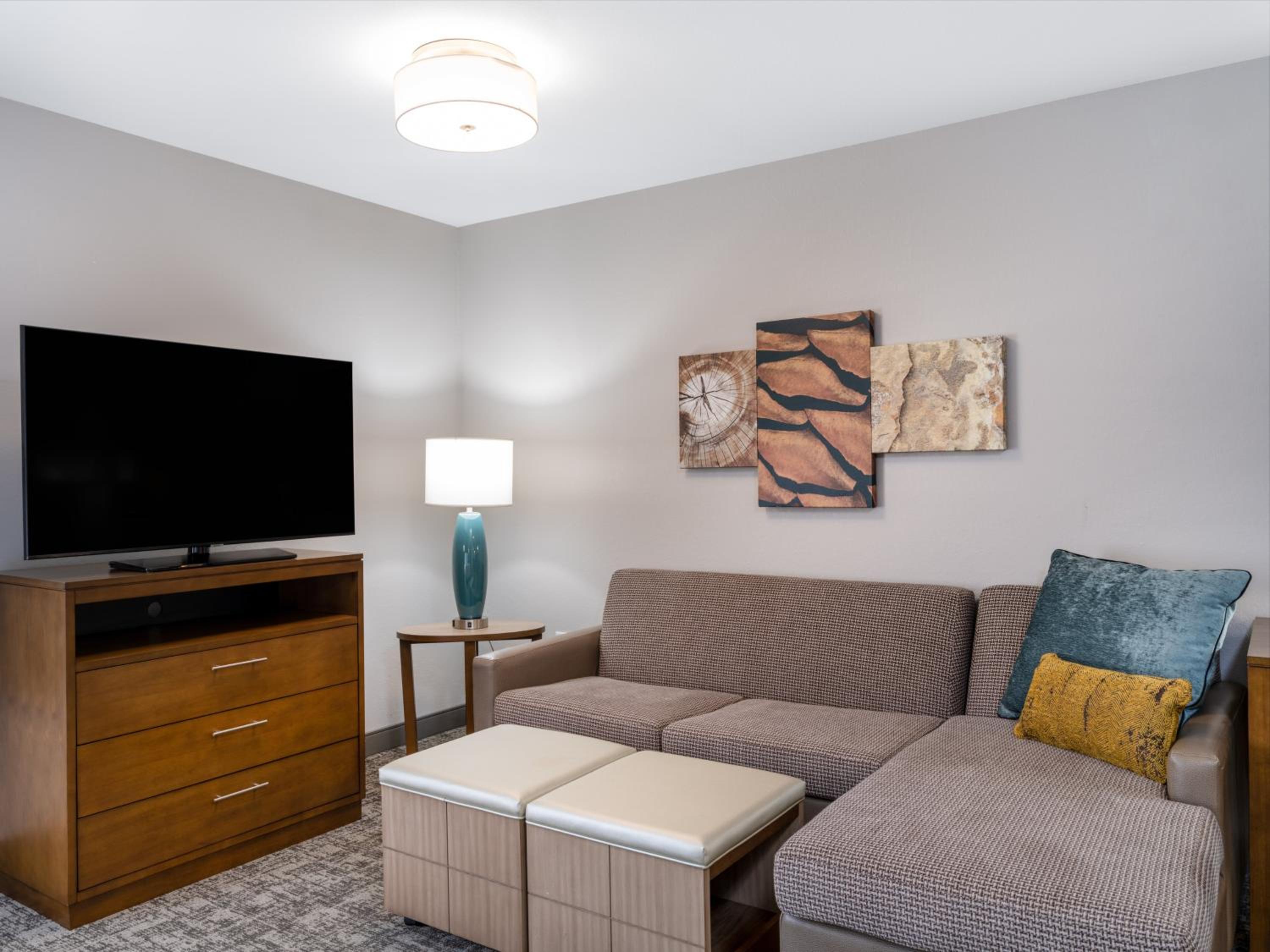 Studio King Suite - Communications Accessible - Photo 1