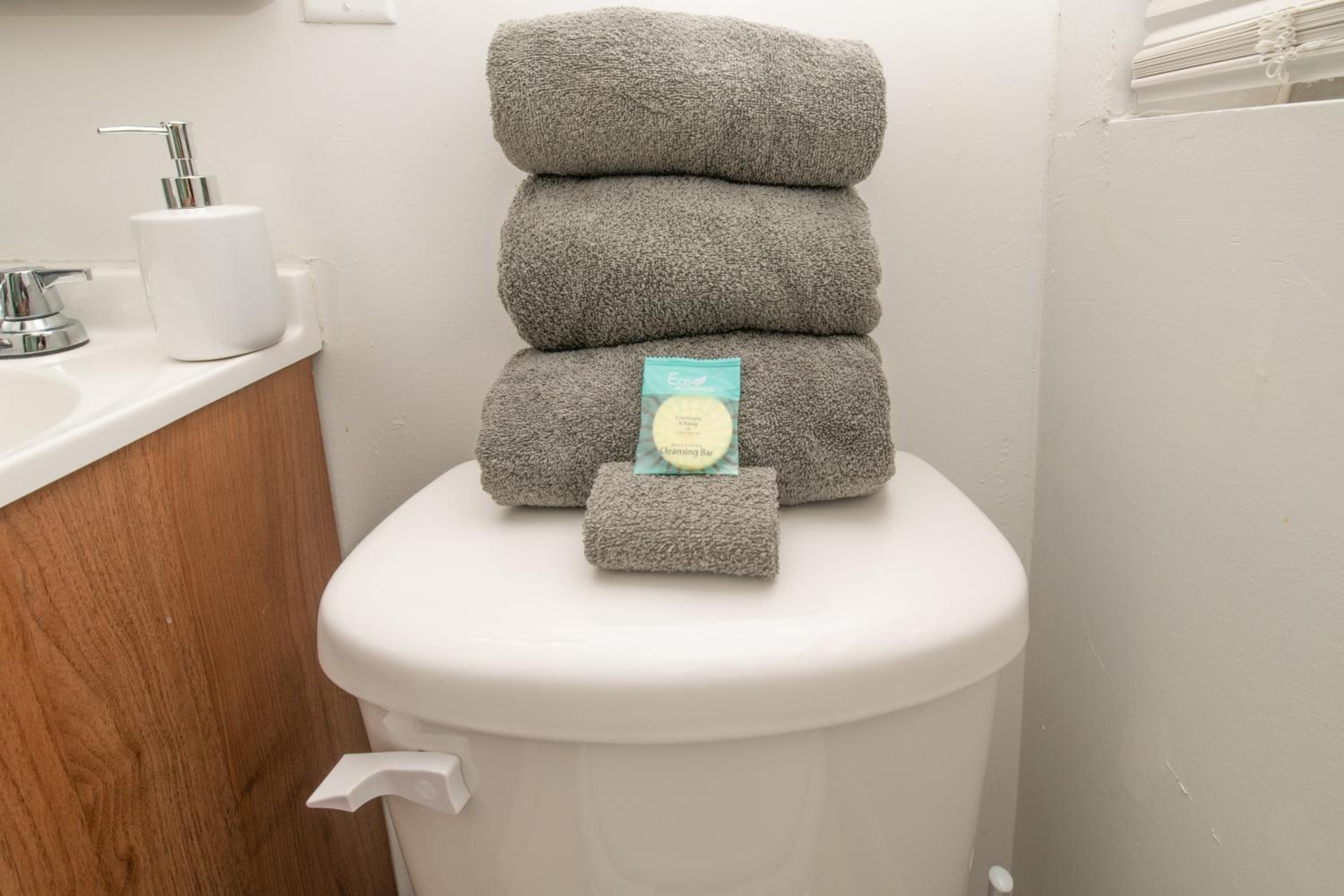 Studio Apartment - Photo 6