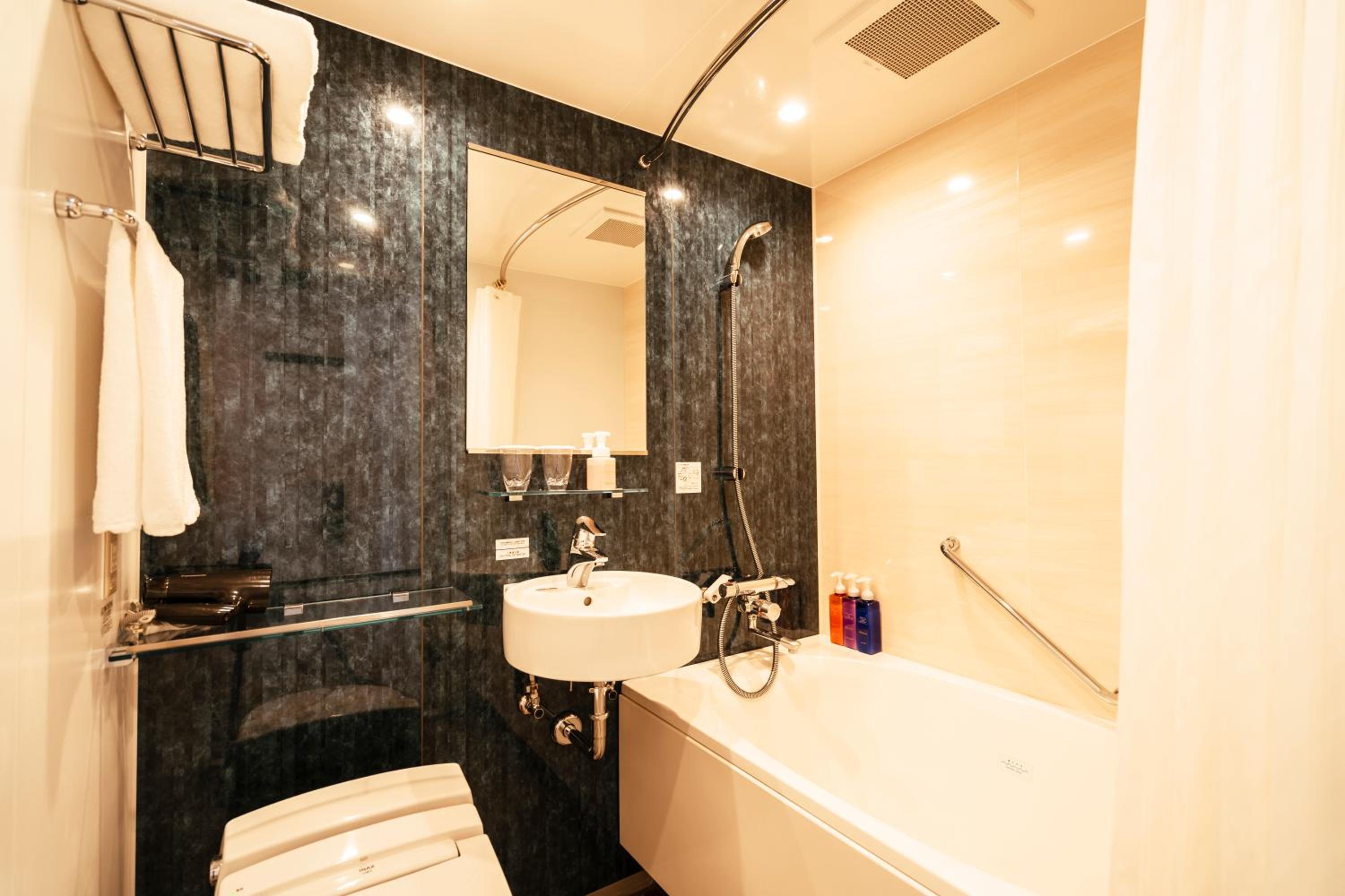 (Skytree View) Comfort Double Room with Extra Bed - Non-Smoking photo 3