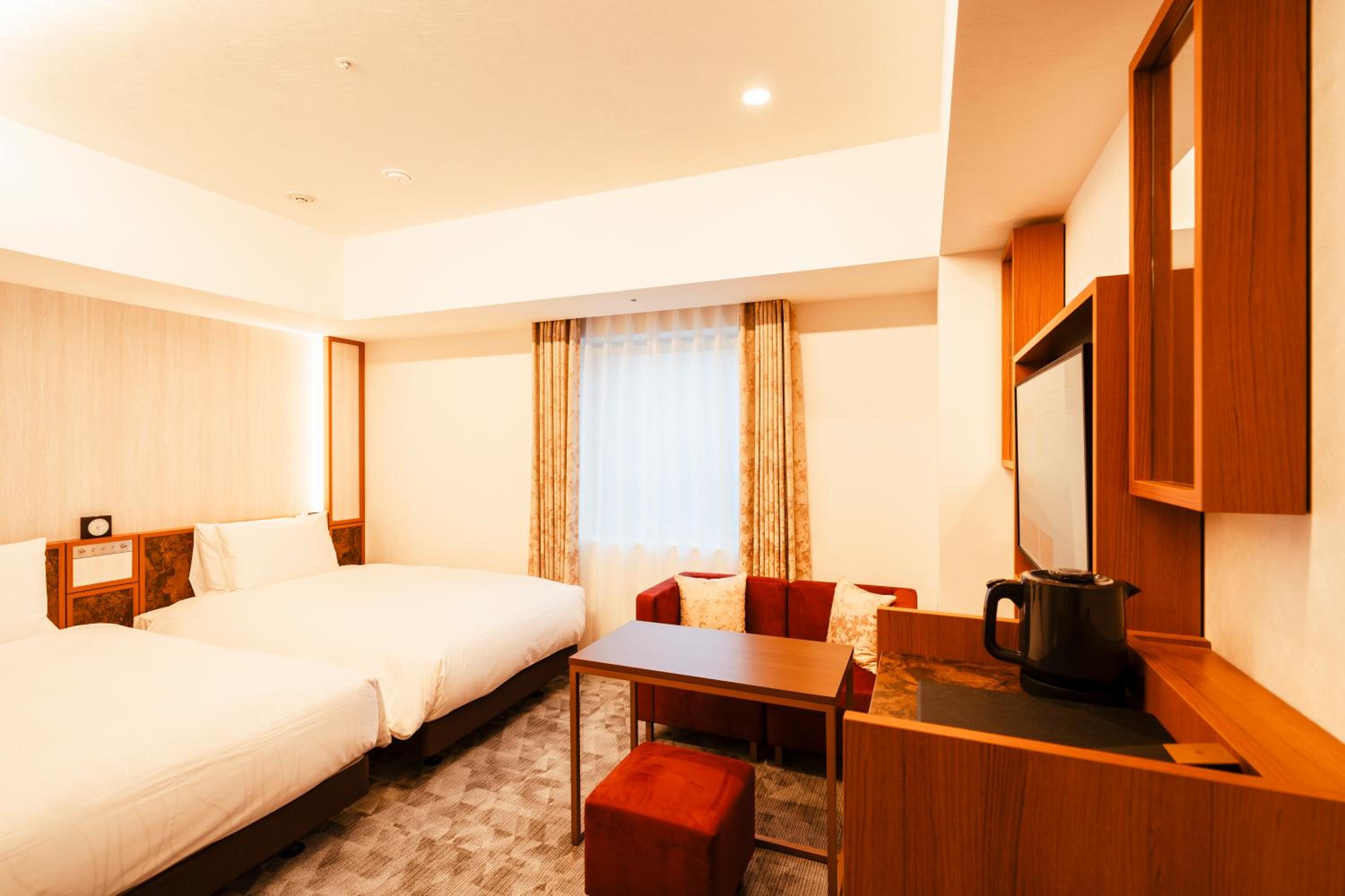 (City View) Universal Twin Room - Disability Access - Non-Smoking - 4F photo 1