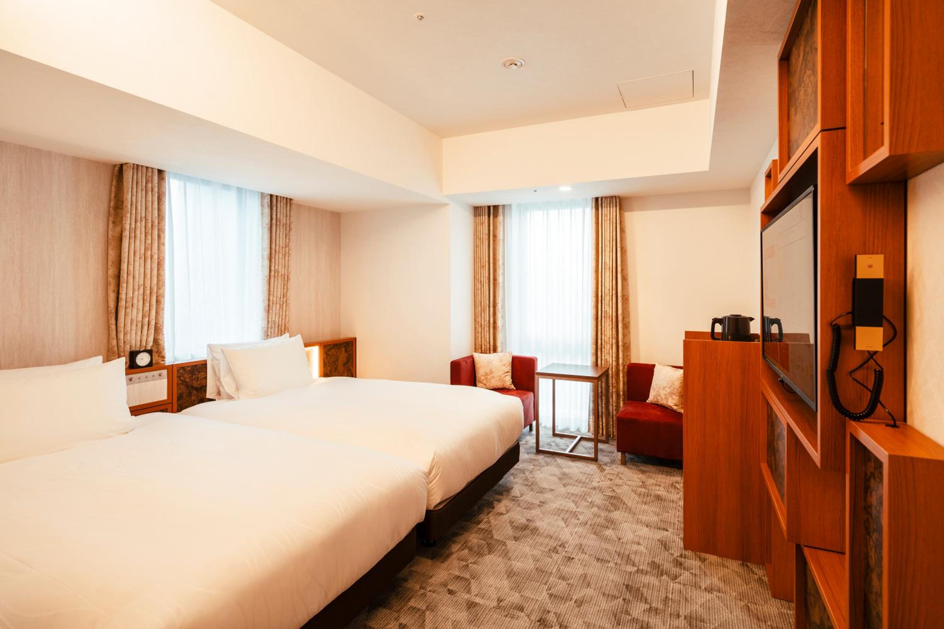 (Skytree View) Deluxe Twin Room - Non-Smoking - Corner Room photo 3