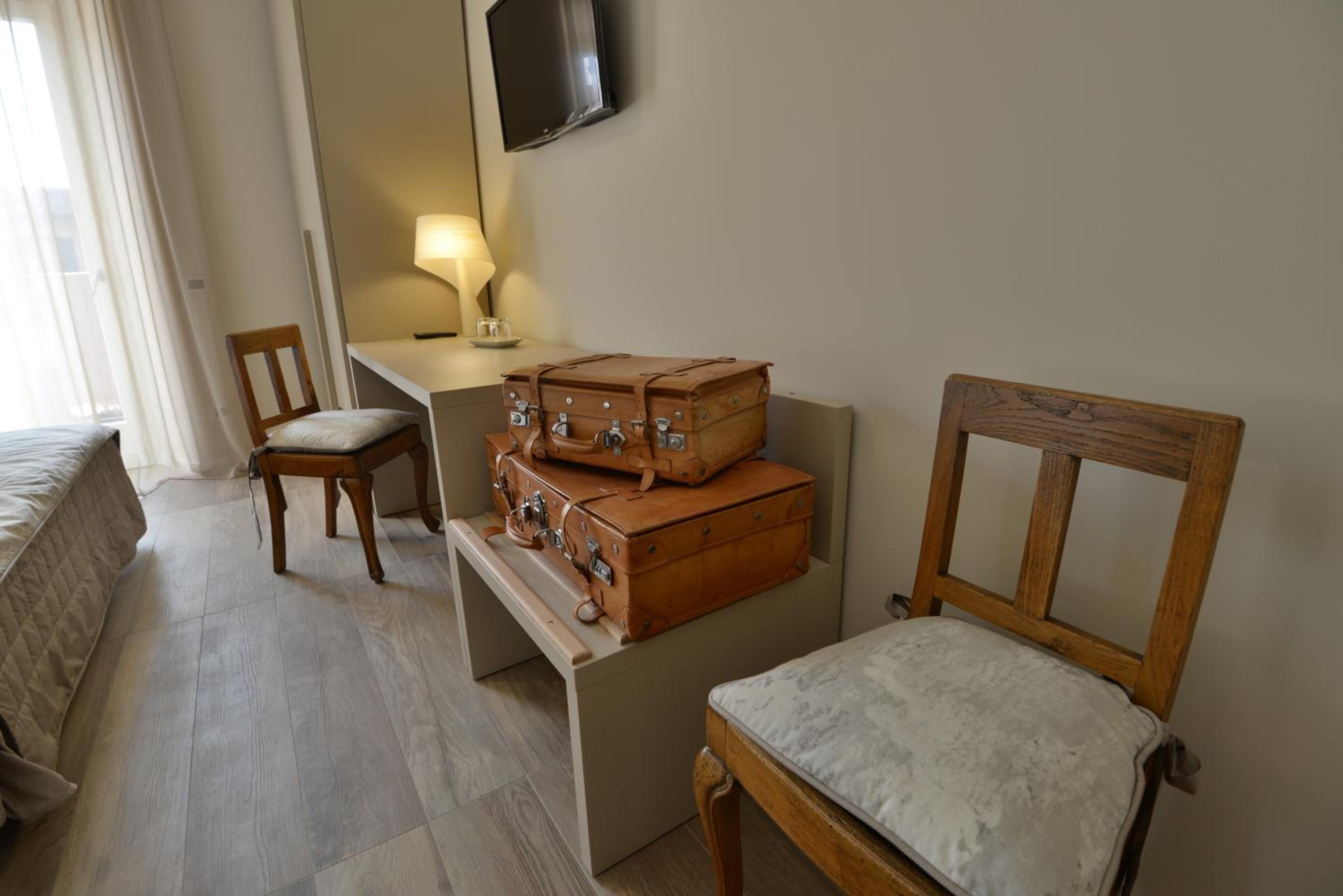 Triple Room with Balcony - Photo 5