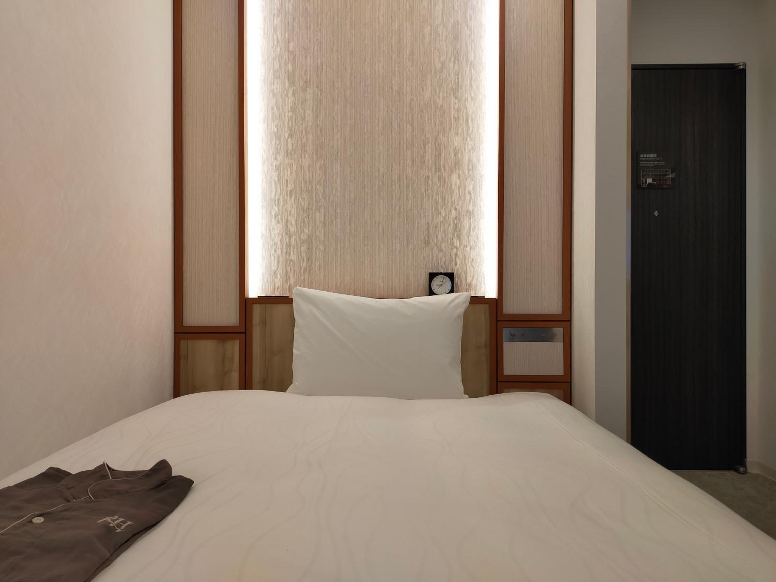 (City View) Precious Single Room - Non-Smoking photo 2