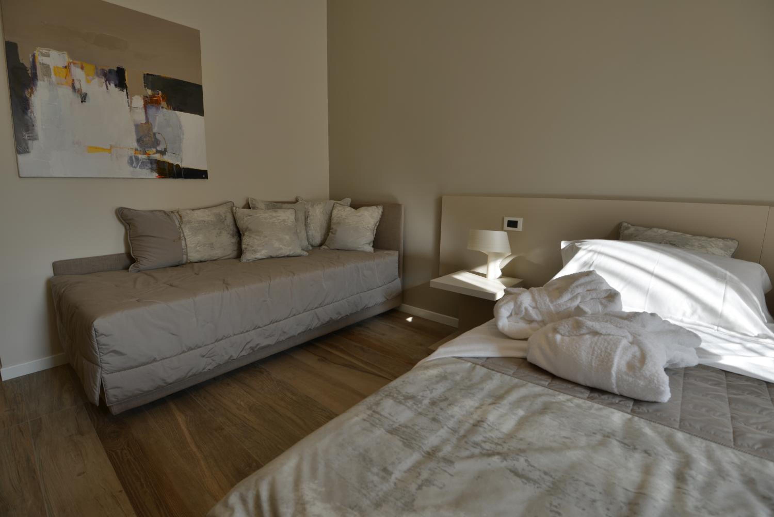 Triple Room with Balcony - Photo 6