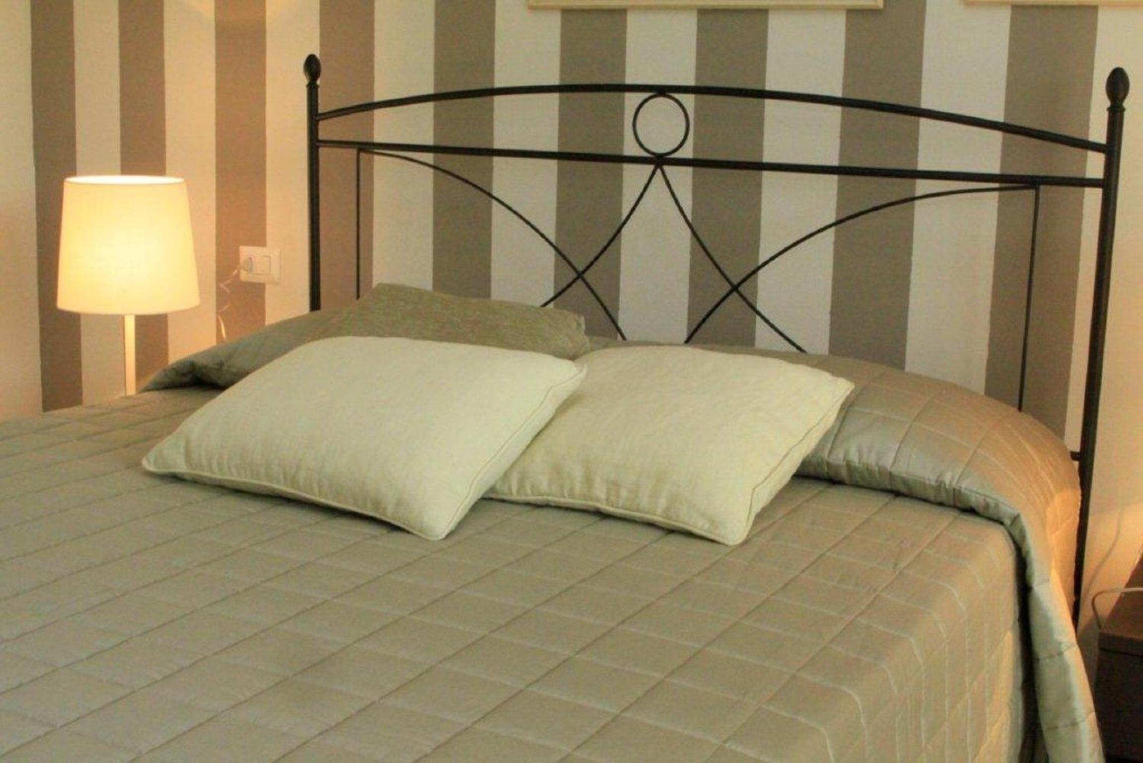One-Bedroom Standard Apartment