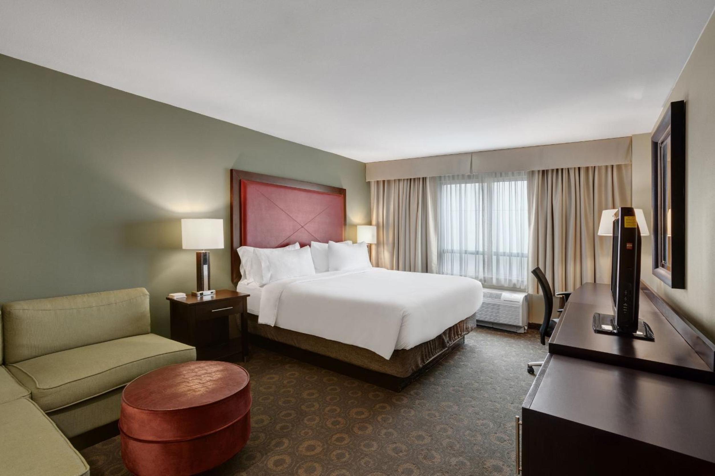 Standard King Room - Photo 4