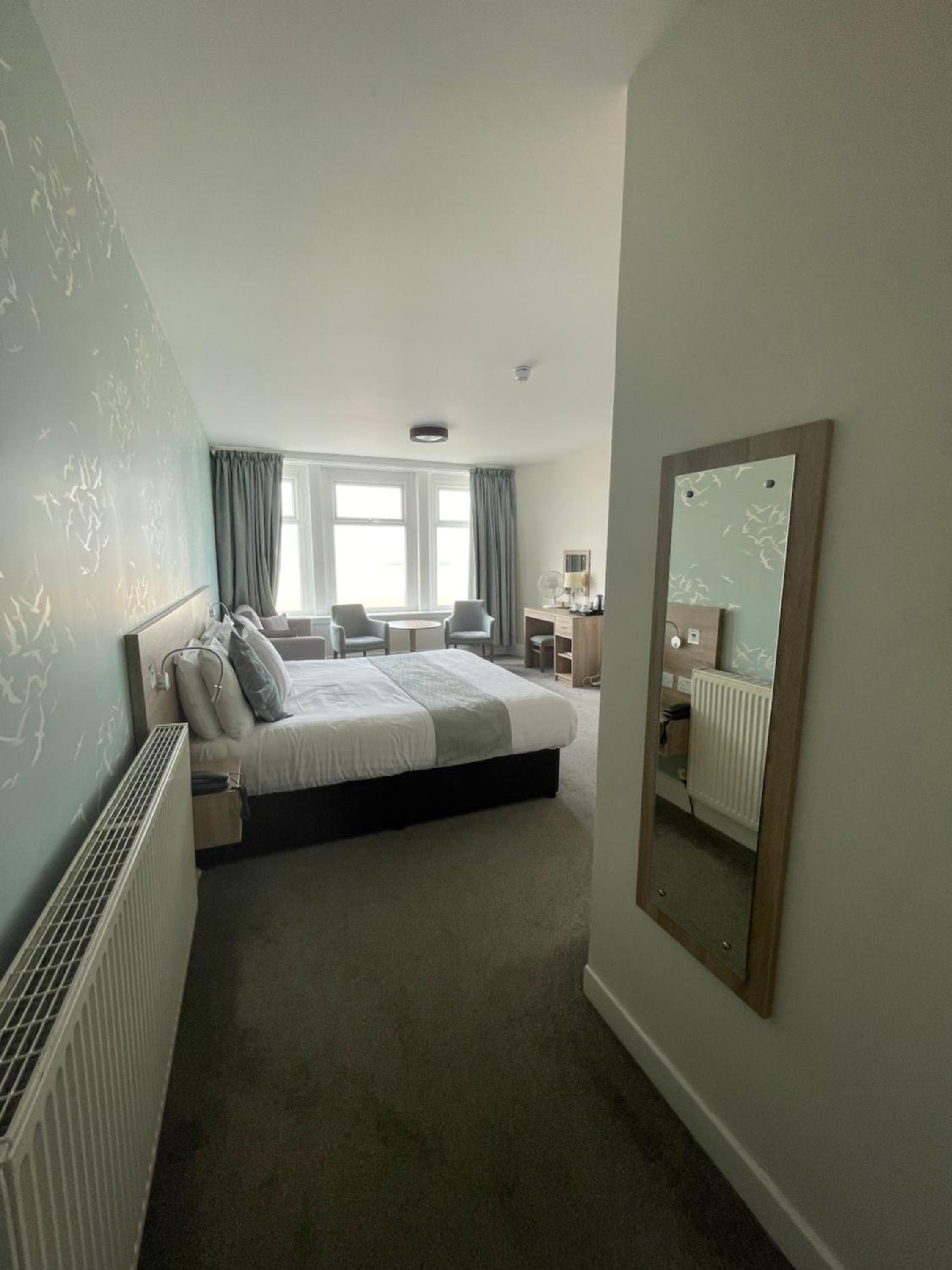 Superior King Room - Photo 5