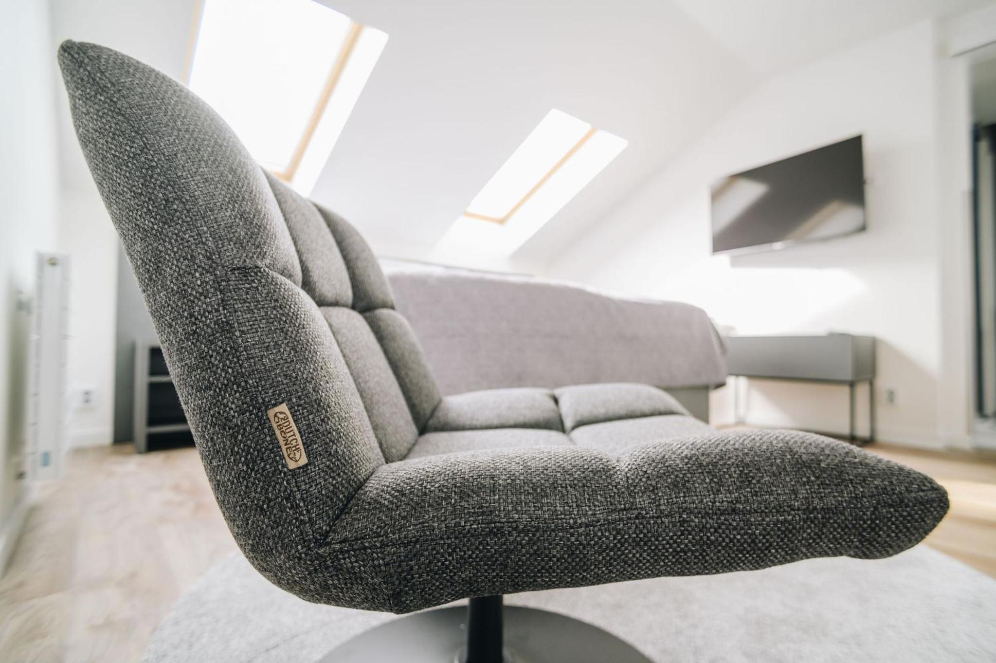 Apartment with Balcony - Photo 24