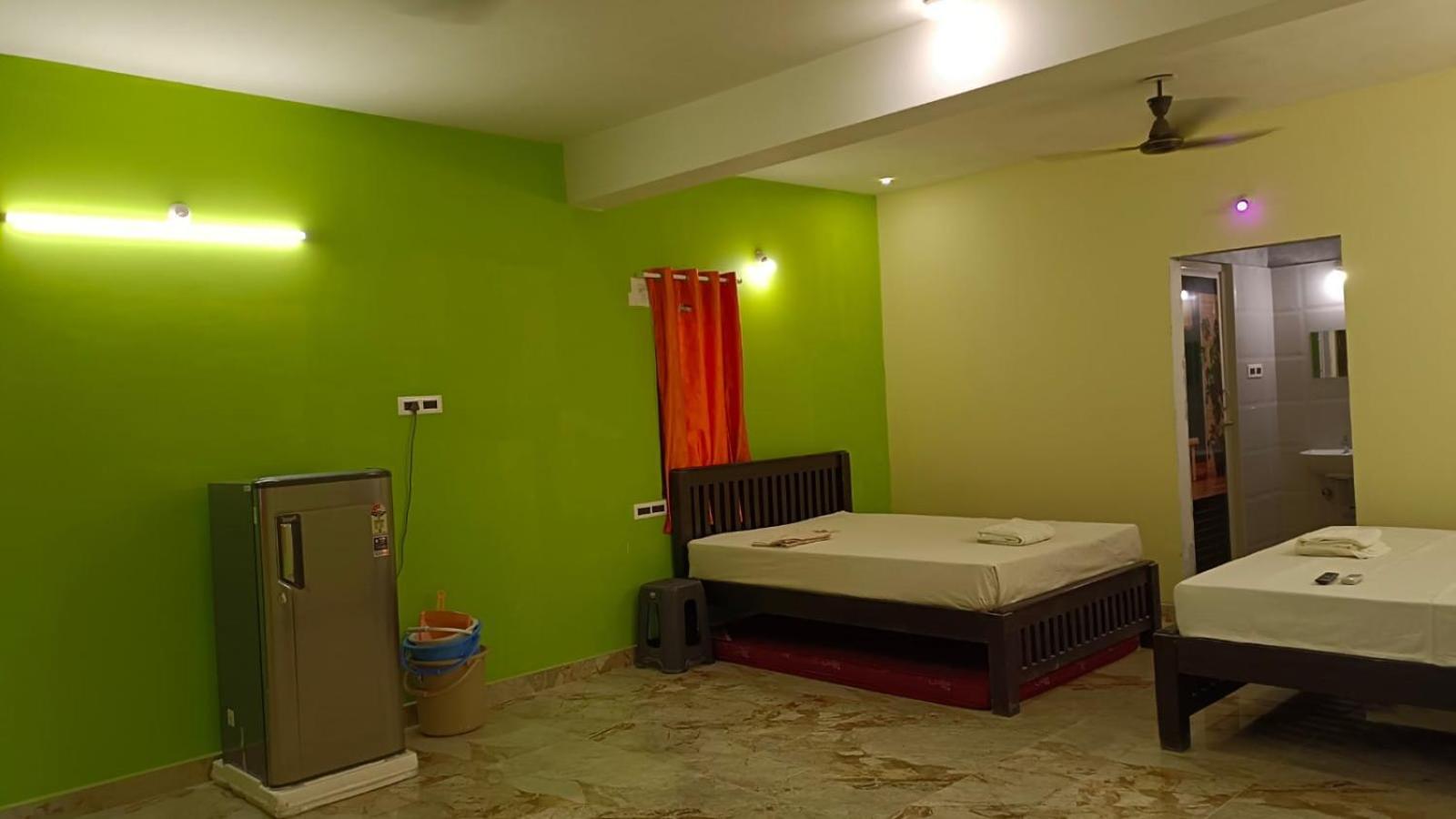 Family Room - Photo 6