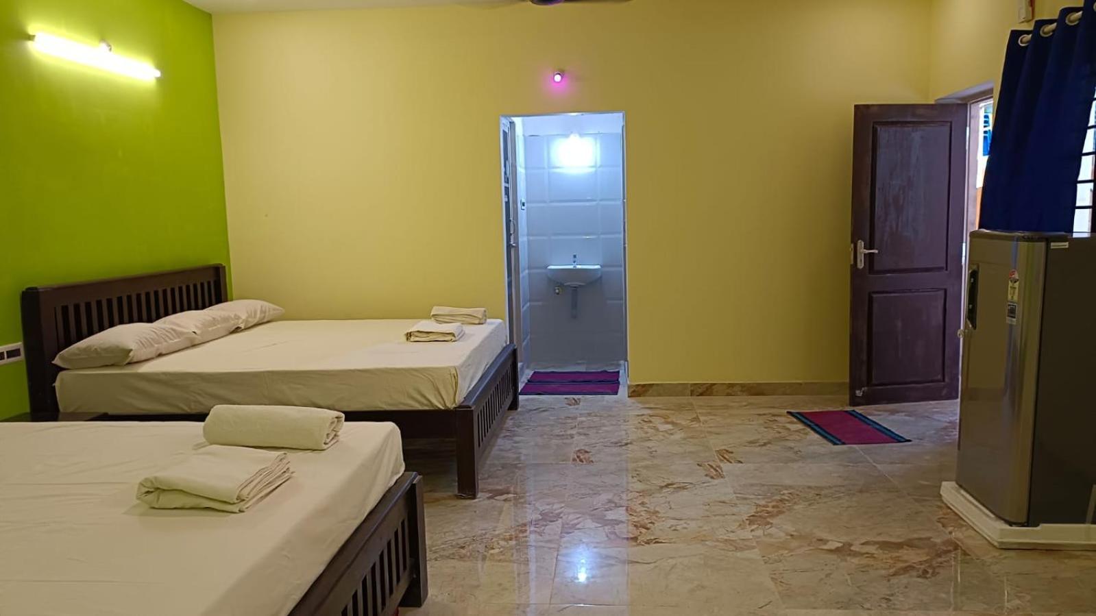 Family Room - Photo 11