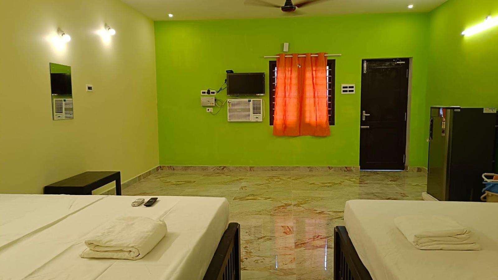 Family Room - Photo 12