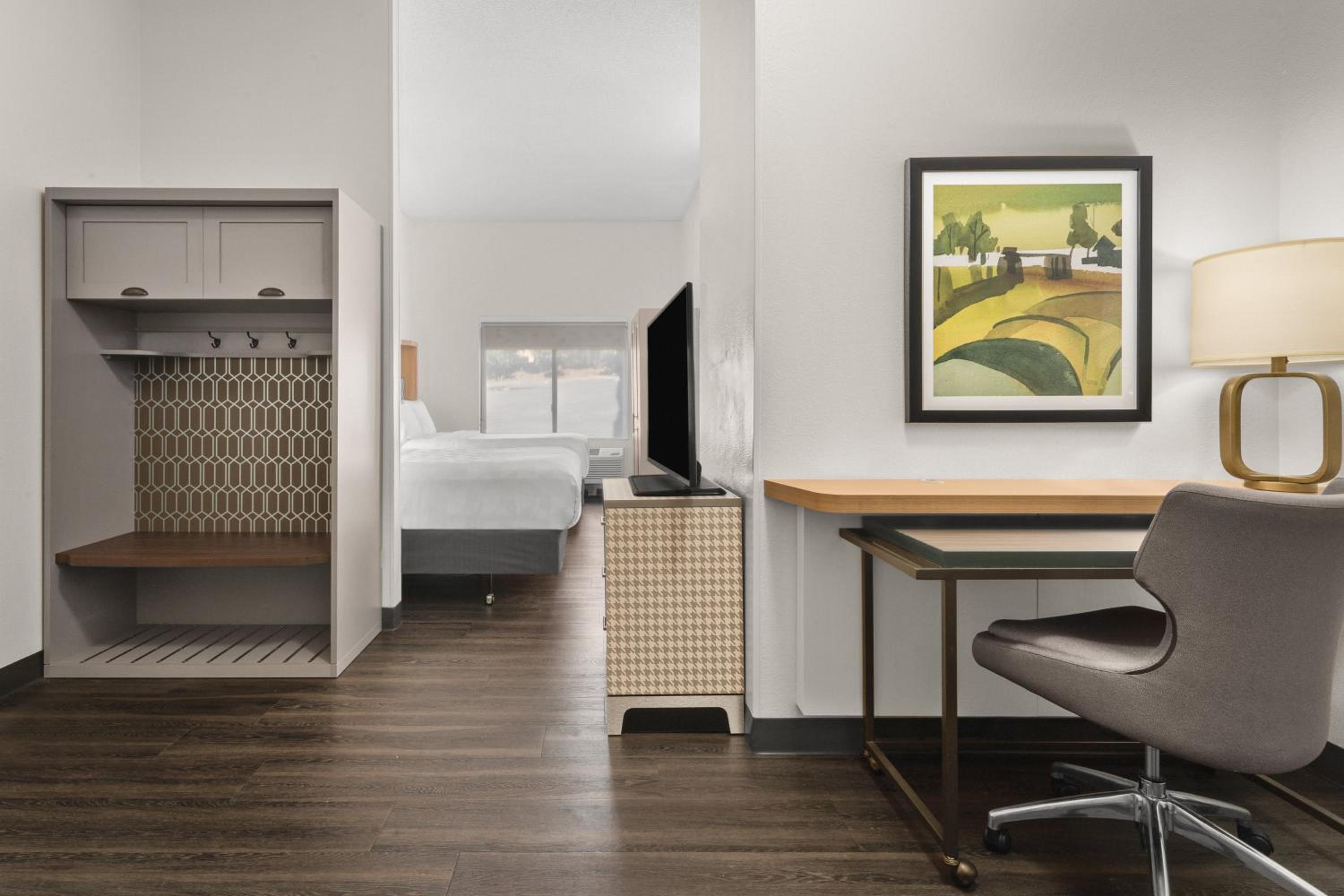 Standard Queen Room with Two Queen Beds - Photo 1