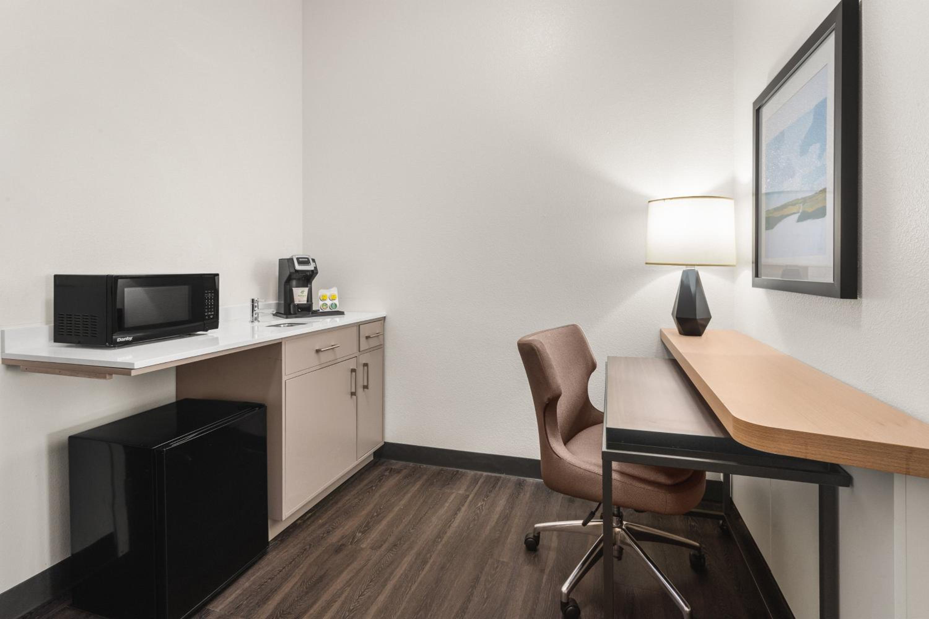 Standard King Room - Photo 1