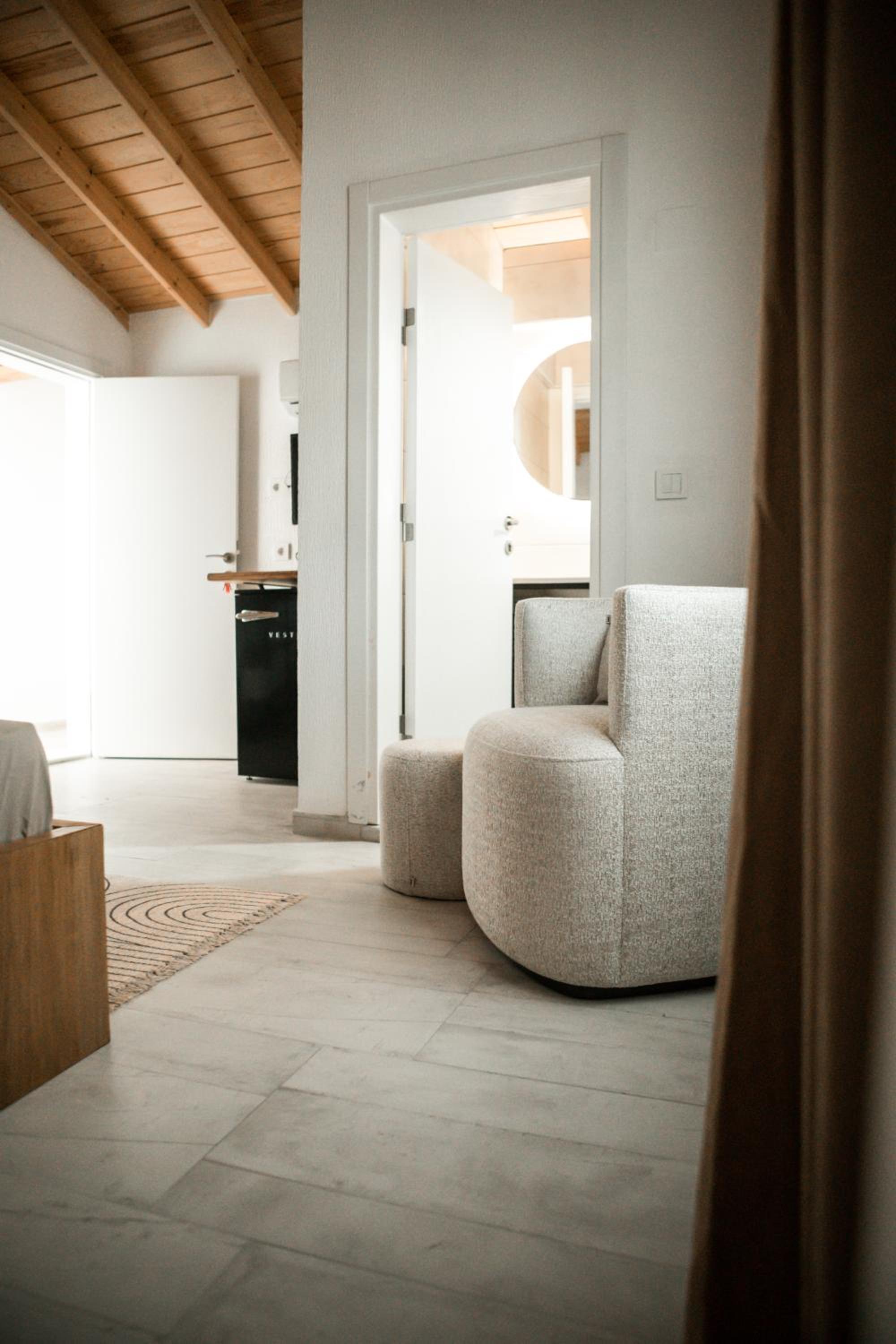 Double Room with Balcony - Photo 4
