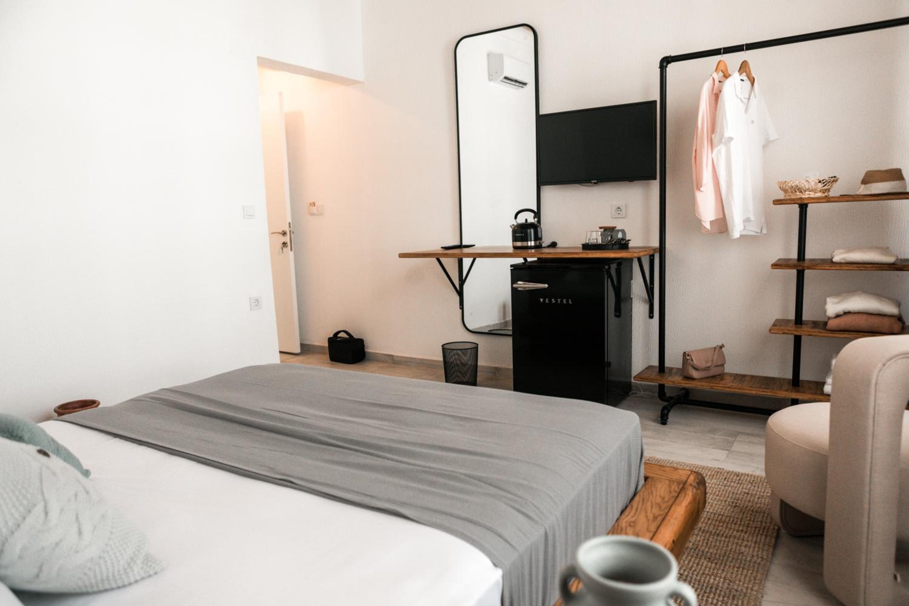 Deluxe Room - Photo 3