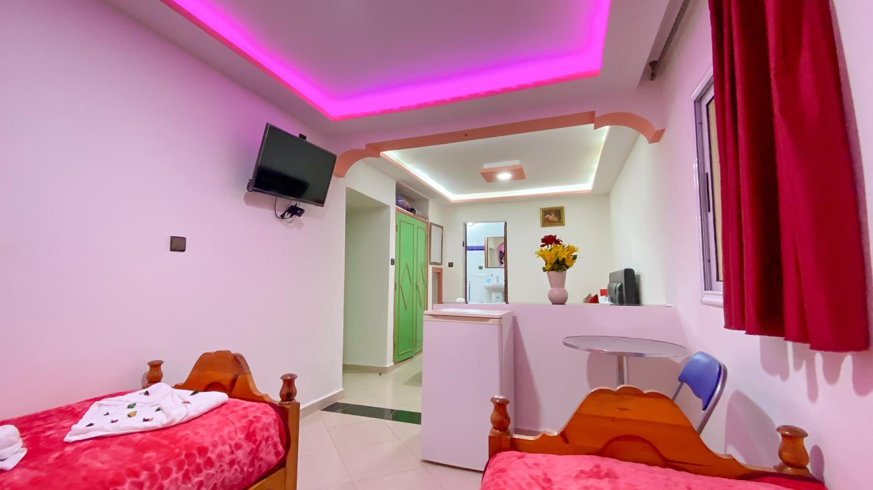 Deluxe Double or Twin Room with Sea View - Photo 1