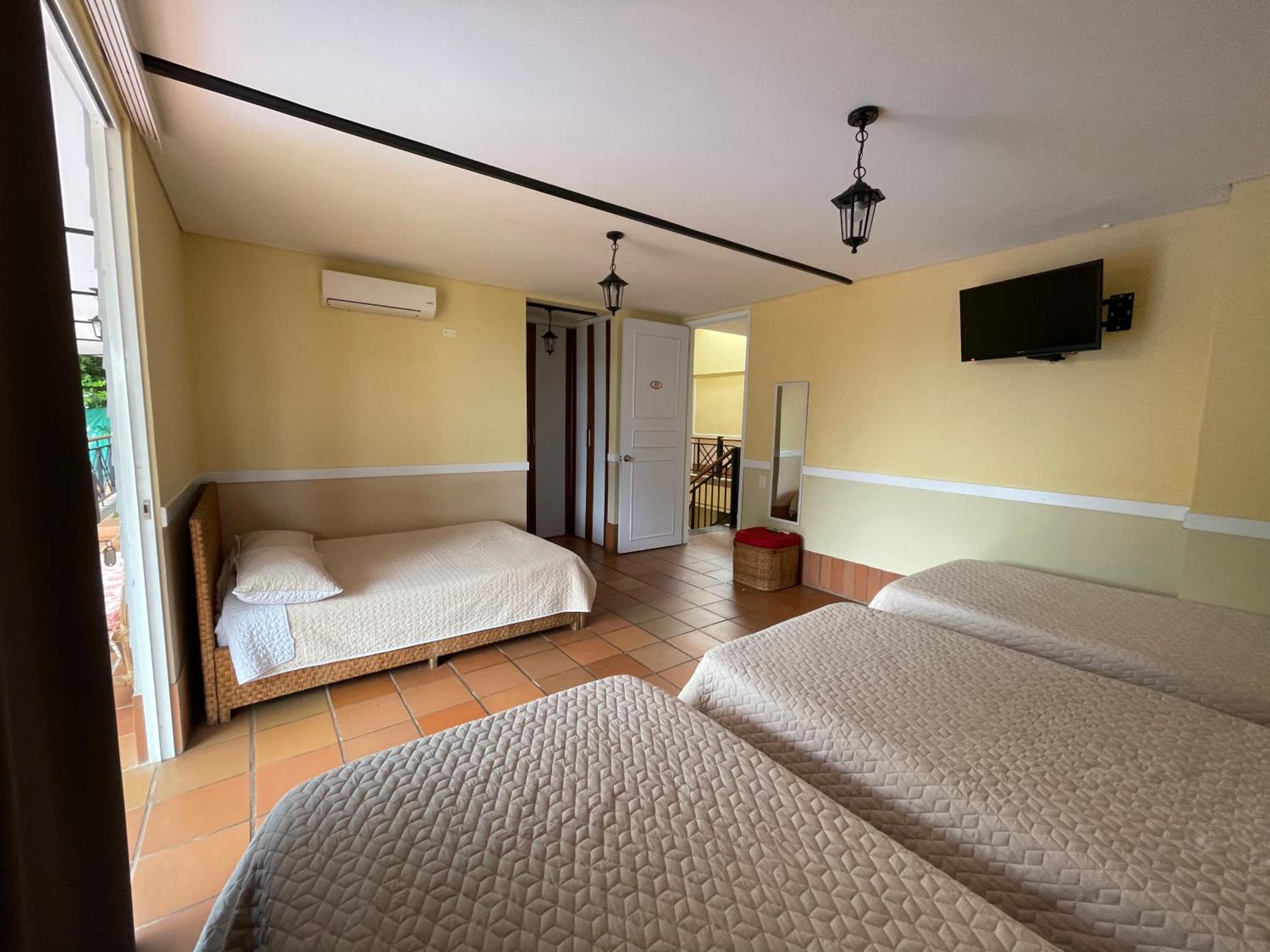 Family Room photo 3
