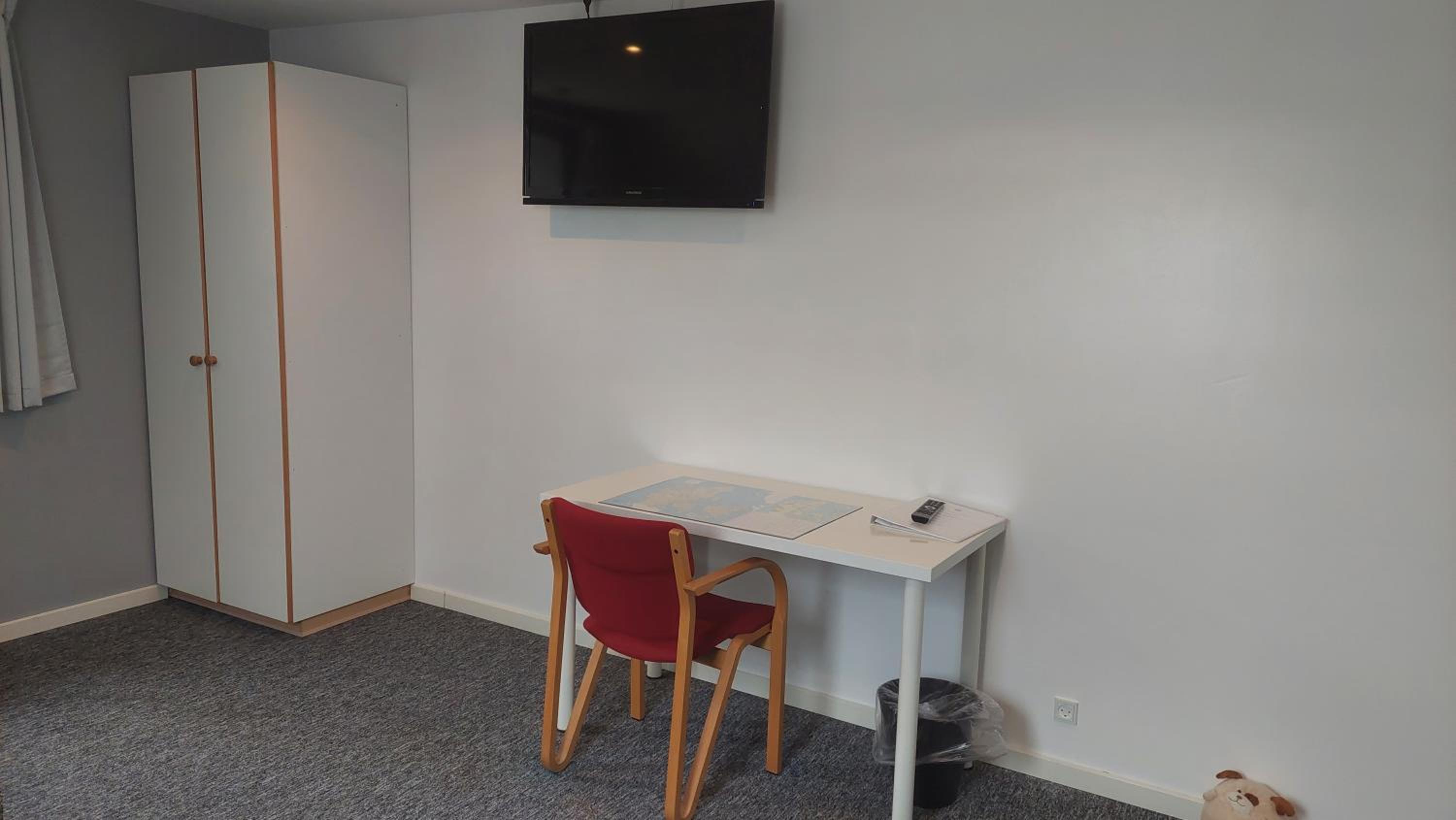 Double or Twin Room - Photo 5