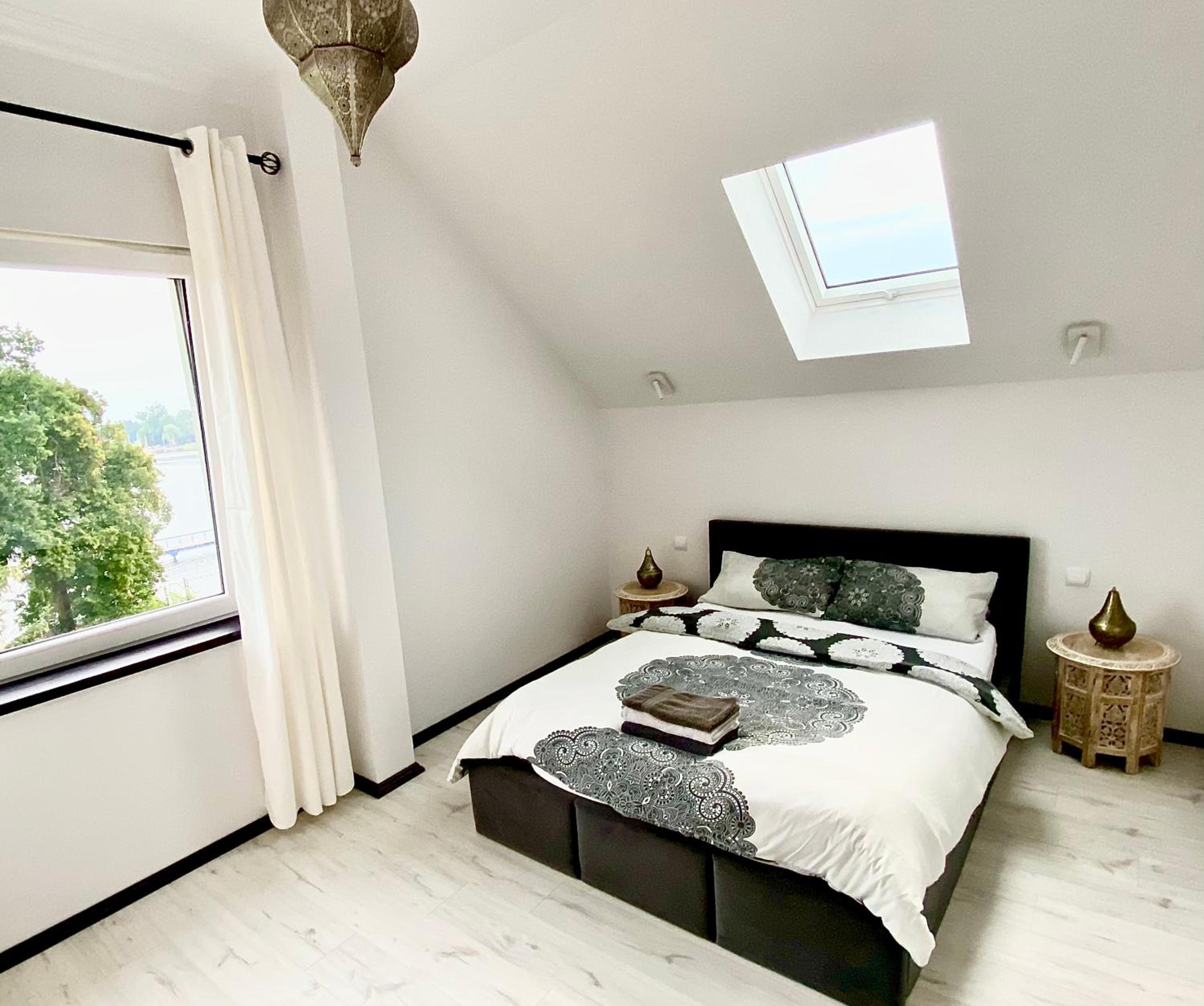 Double Room with Lake View photo 2