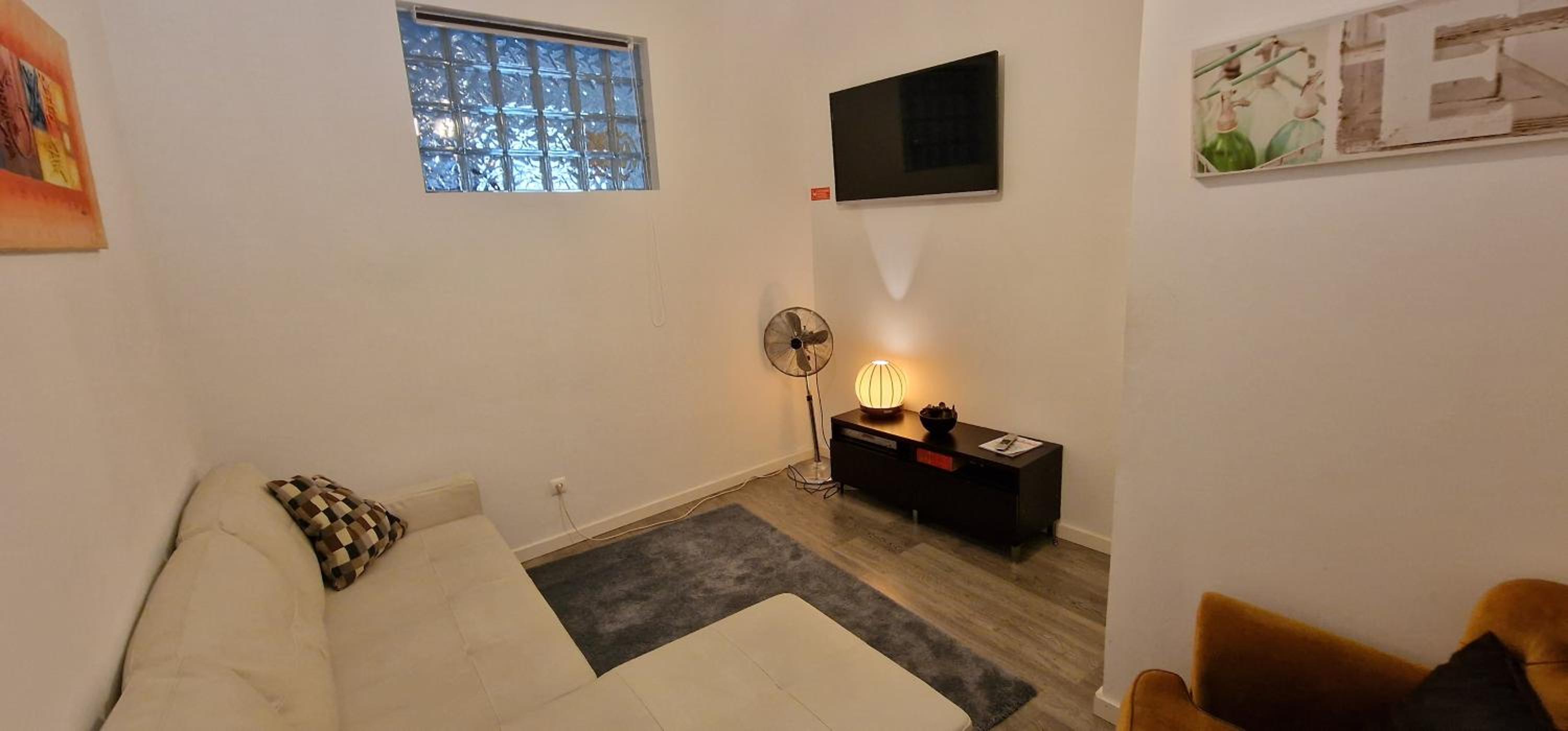 Apartment photo 2
