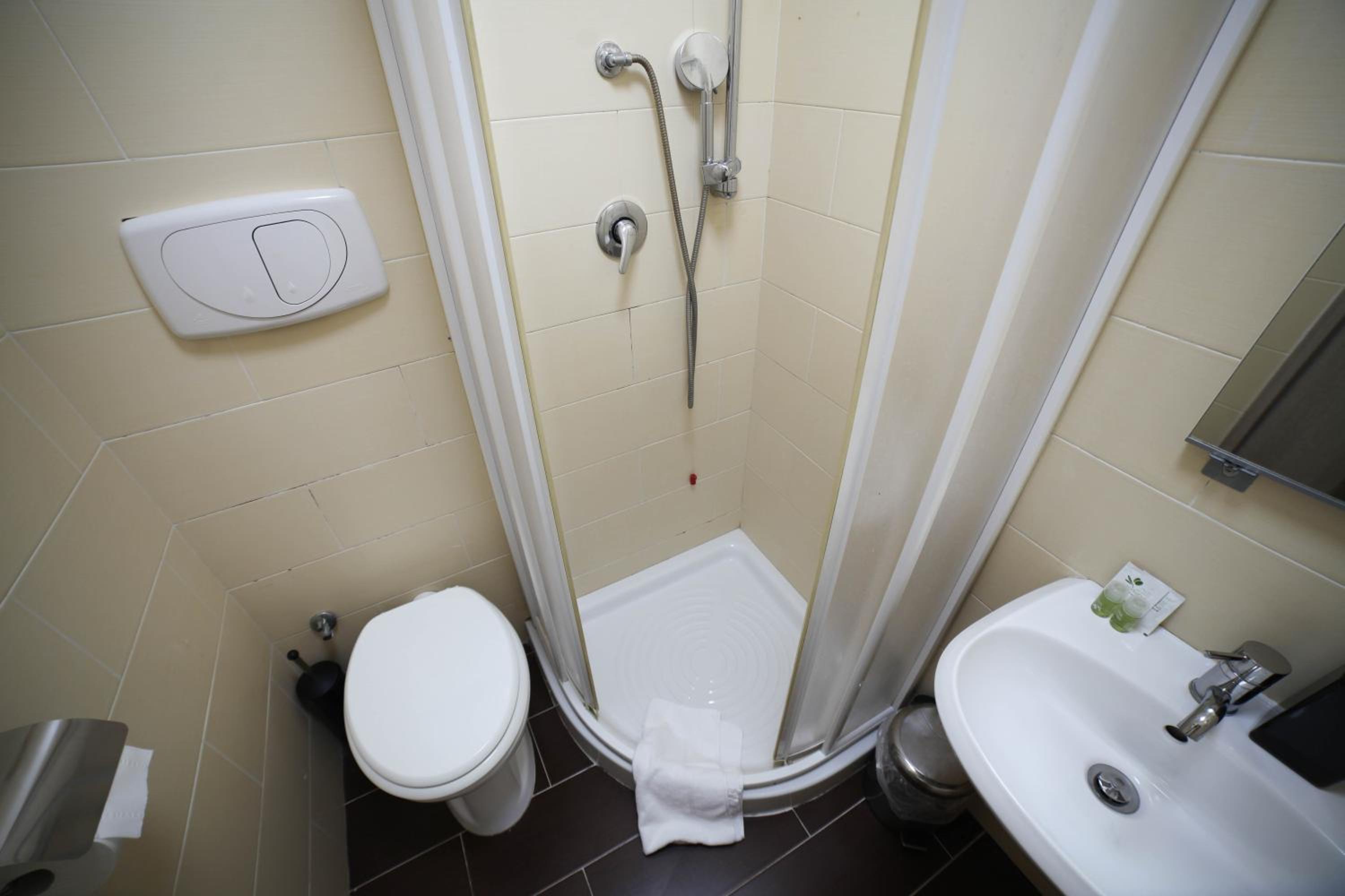 Triple Room with Private Bathroom photo 2
