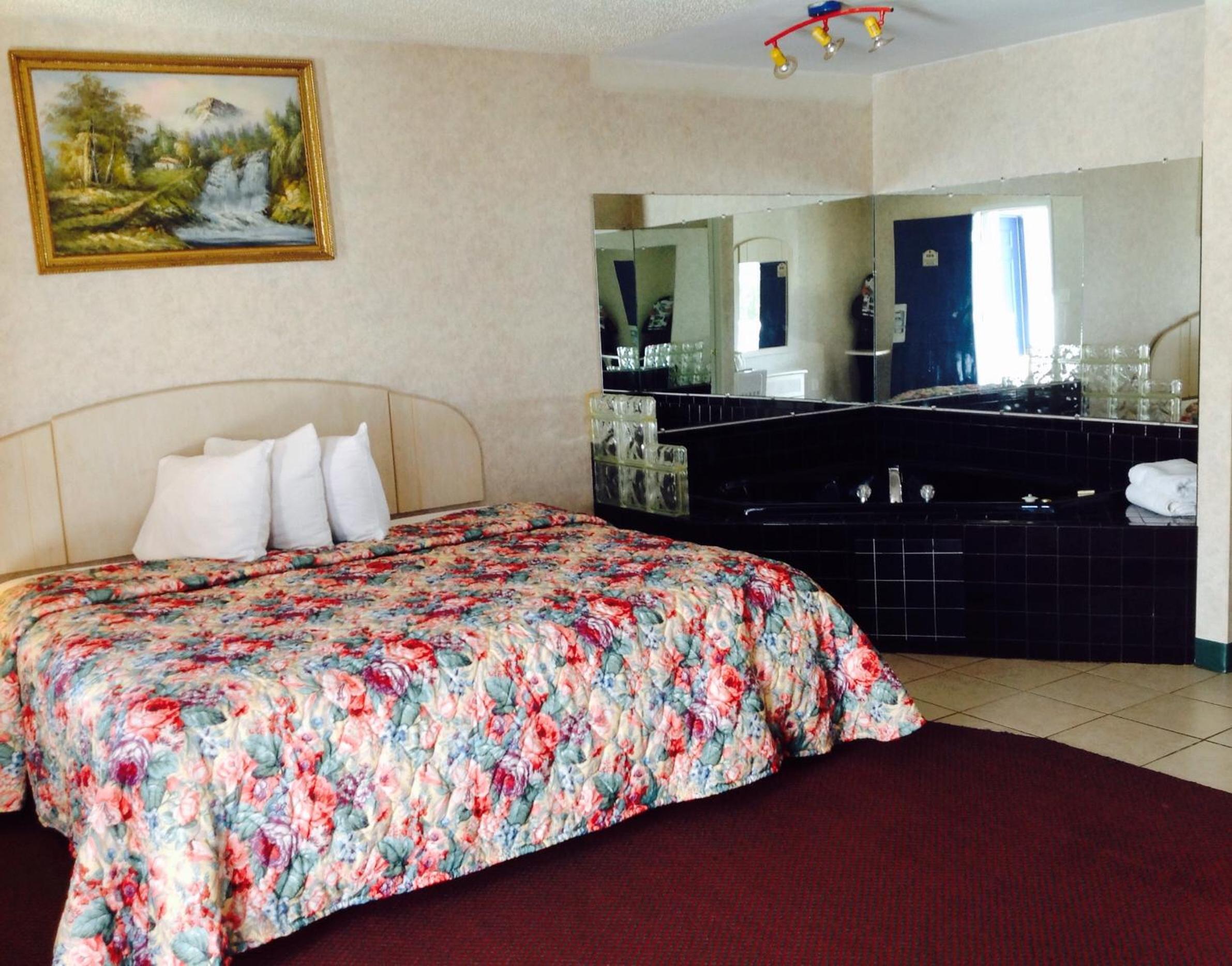 King Room with Spa Bath - Photo 5