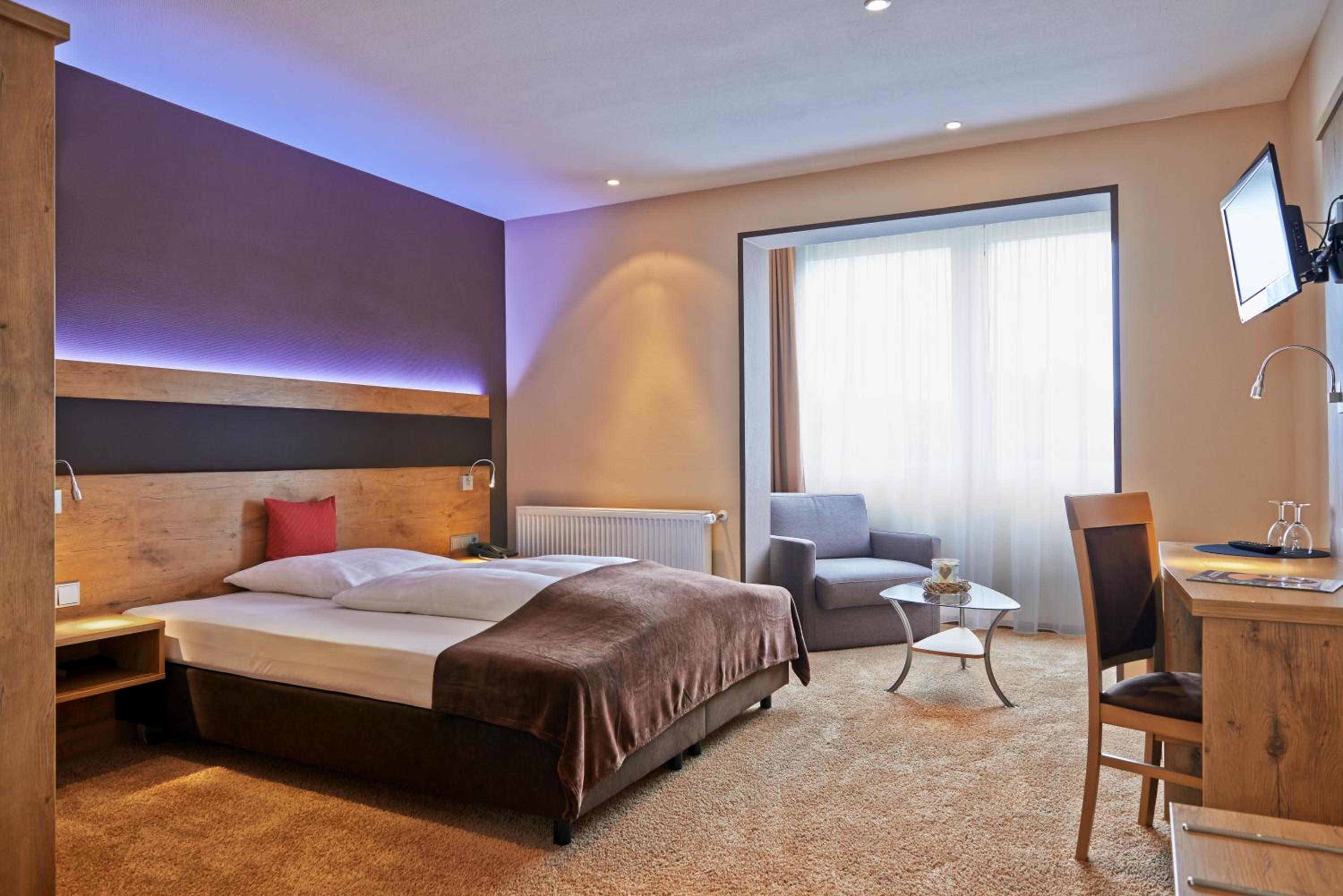 Queen Room with Garden View - Photo 1