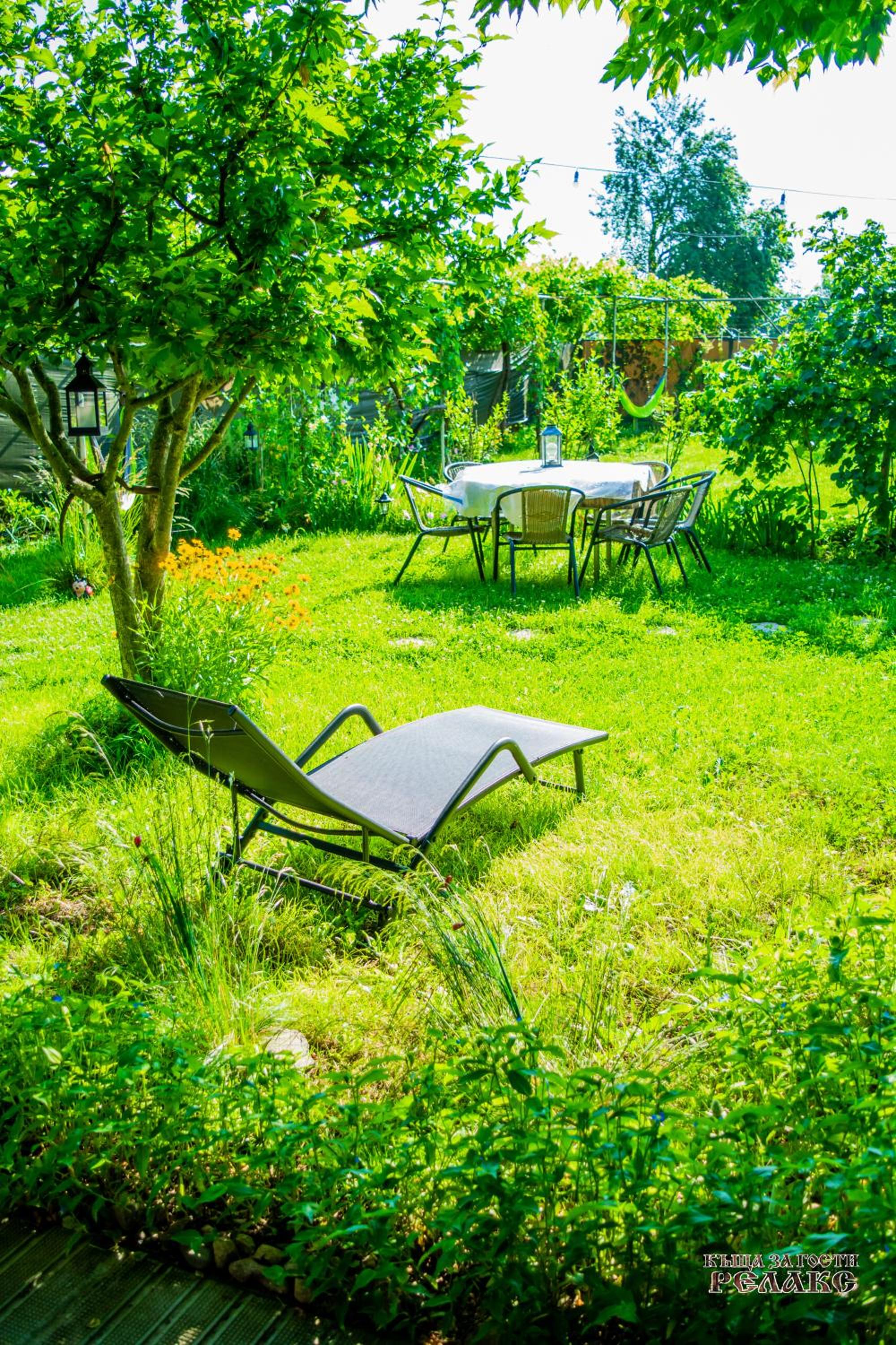 Family Room with Garden View photo 2