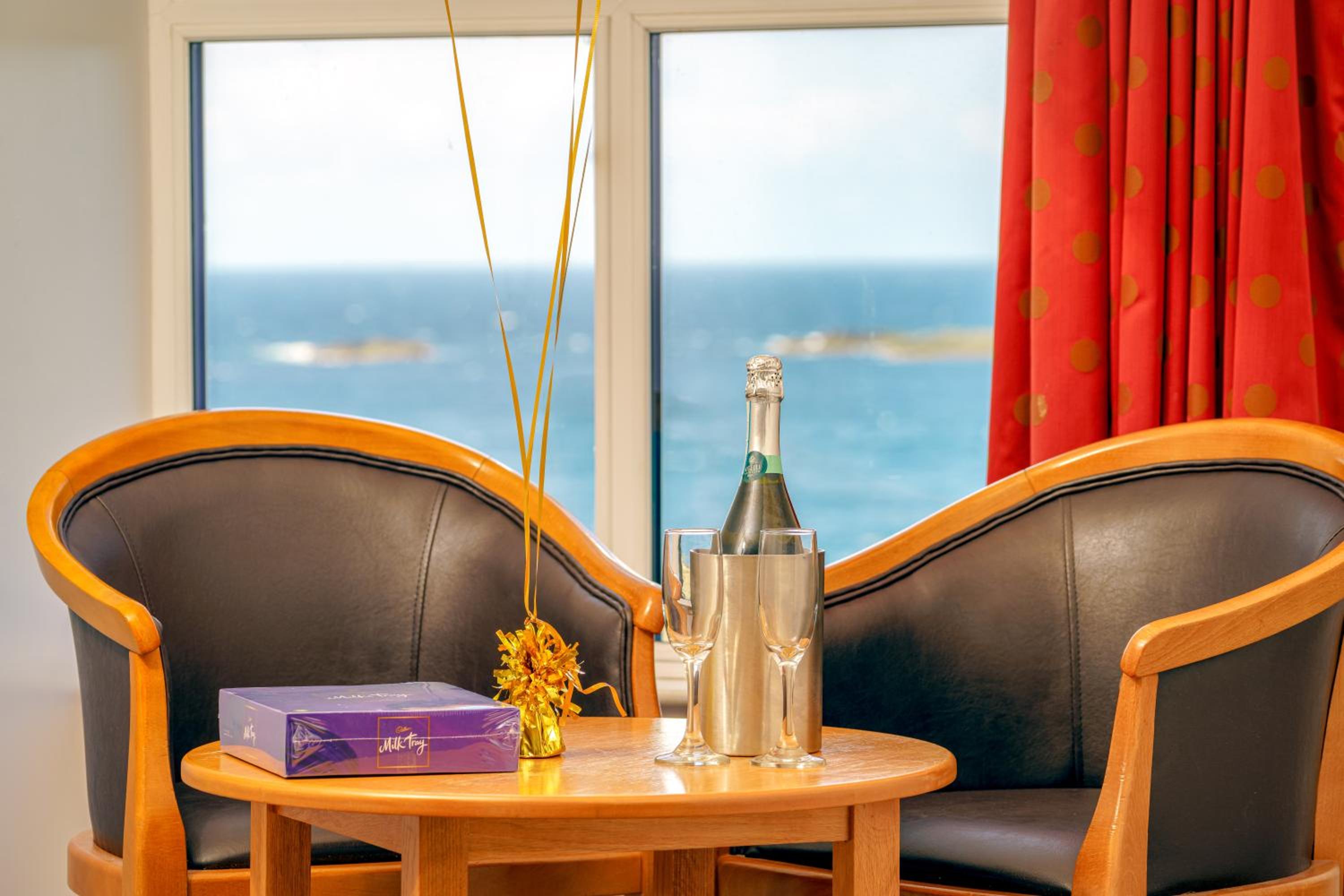 King Room with Sea View - Photo 6