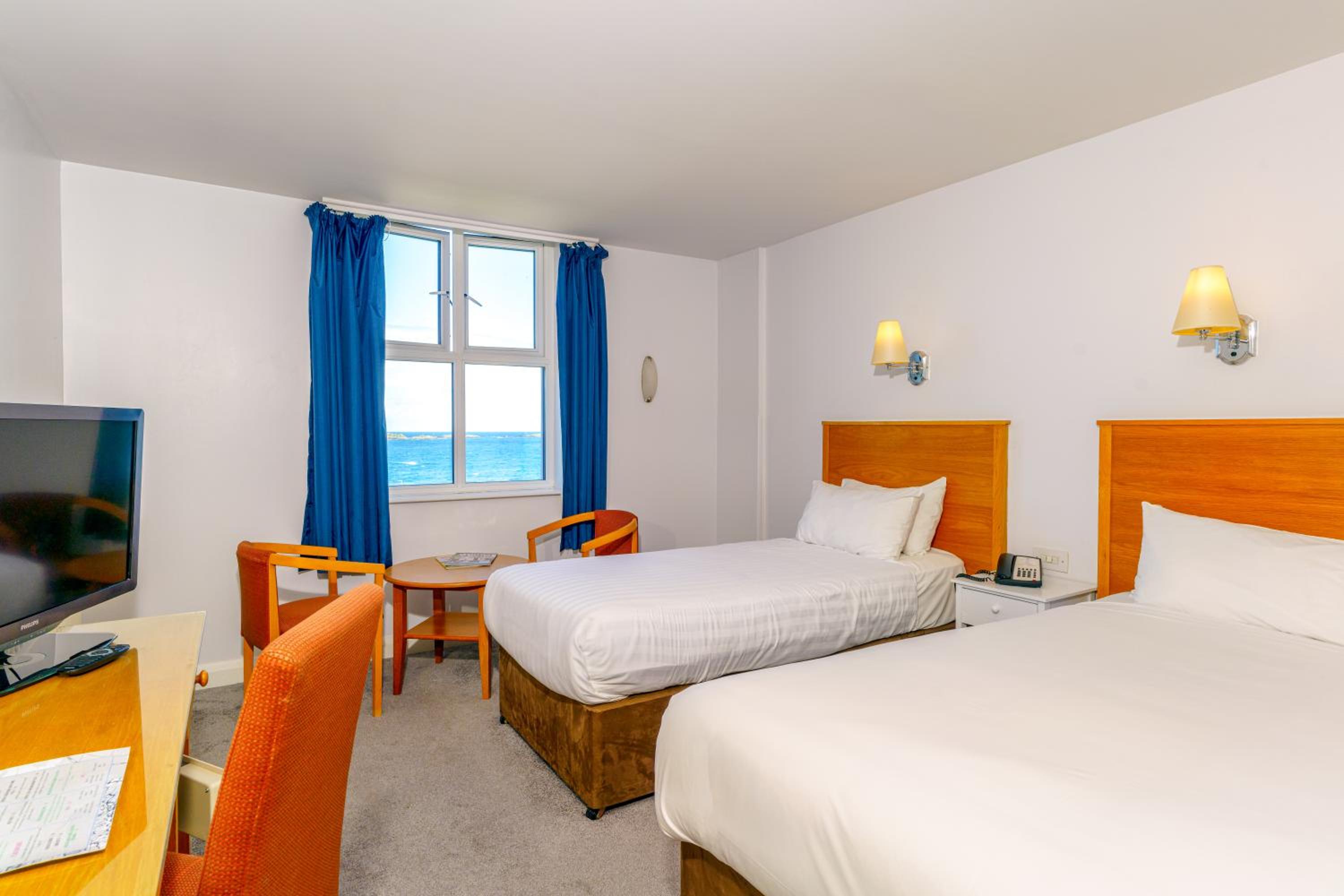 Triple Room with Sea View - Photo 6