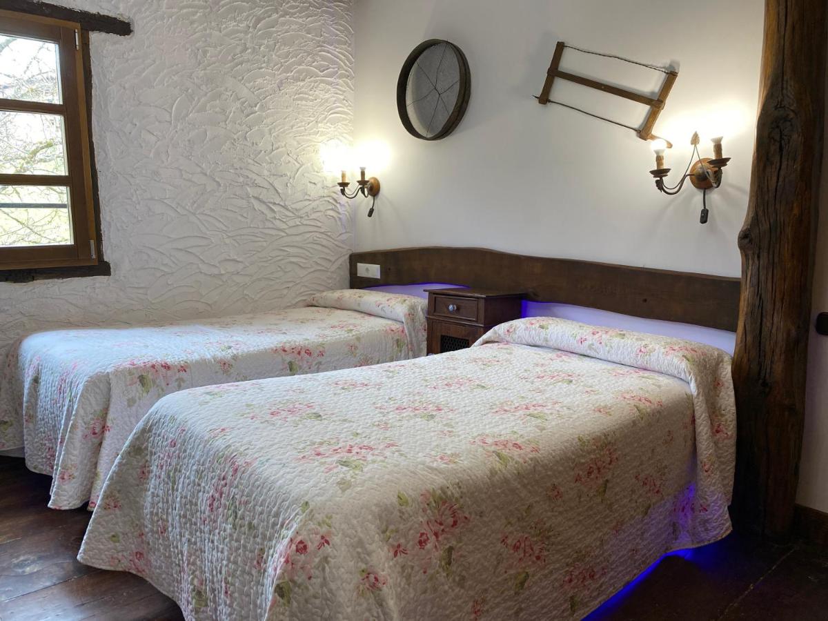 Twin Room with Private Bathroom
