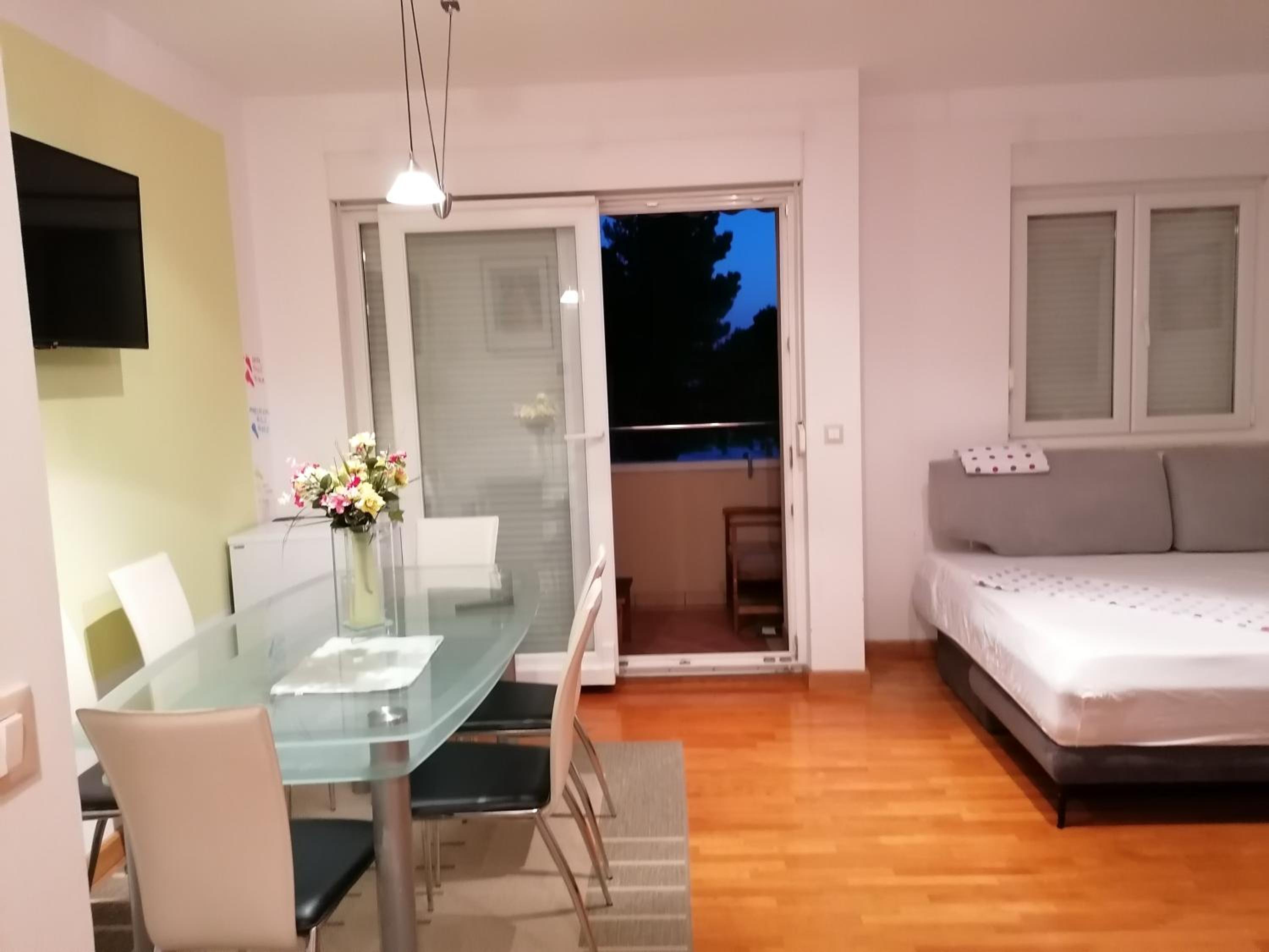 Apartment with Balcony with Sea View