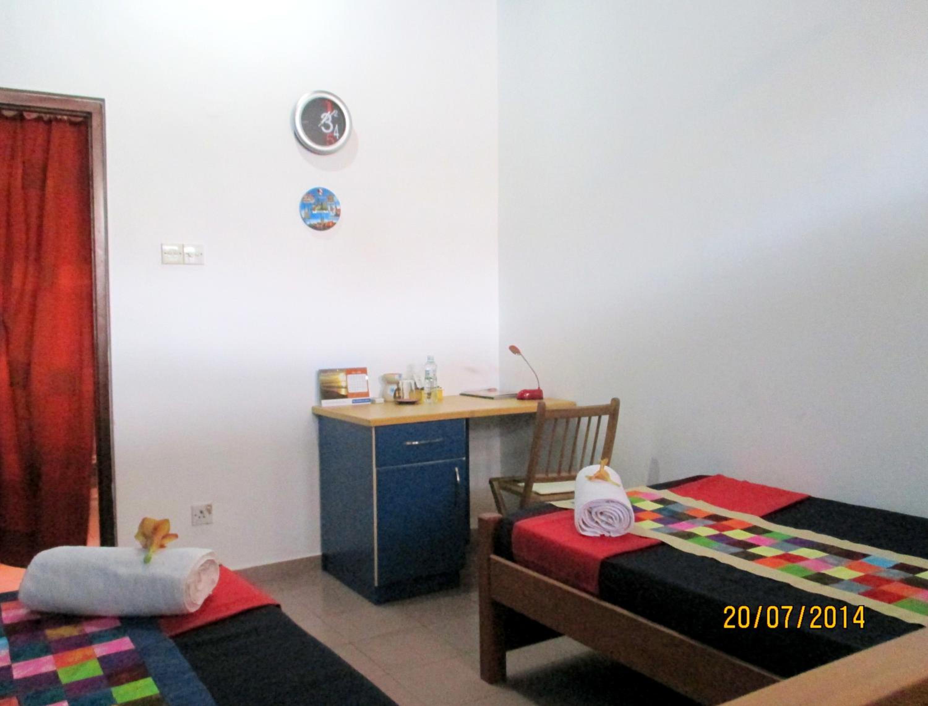 Twin Room with Bath photo 1