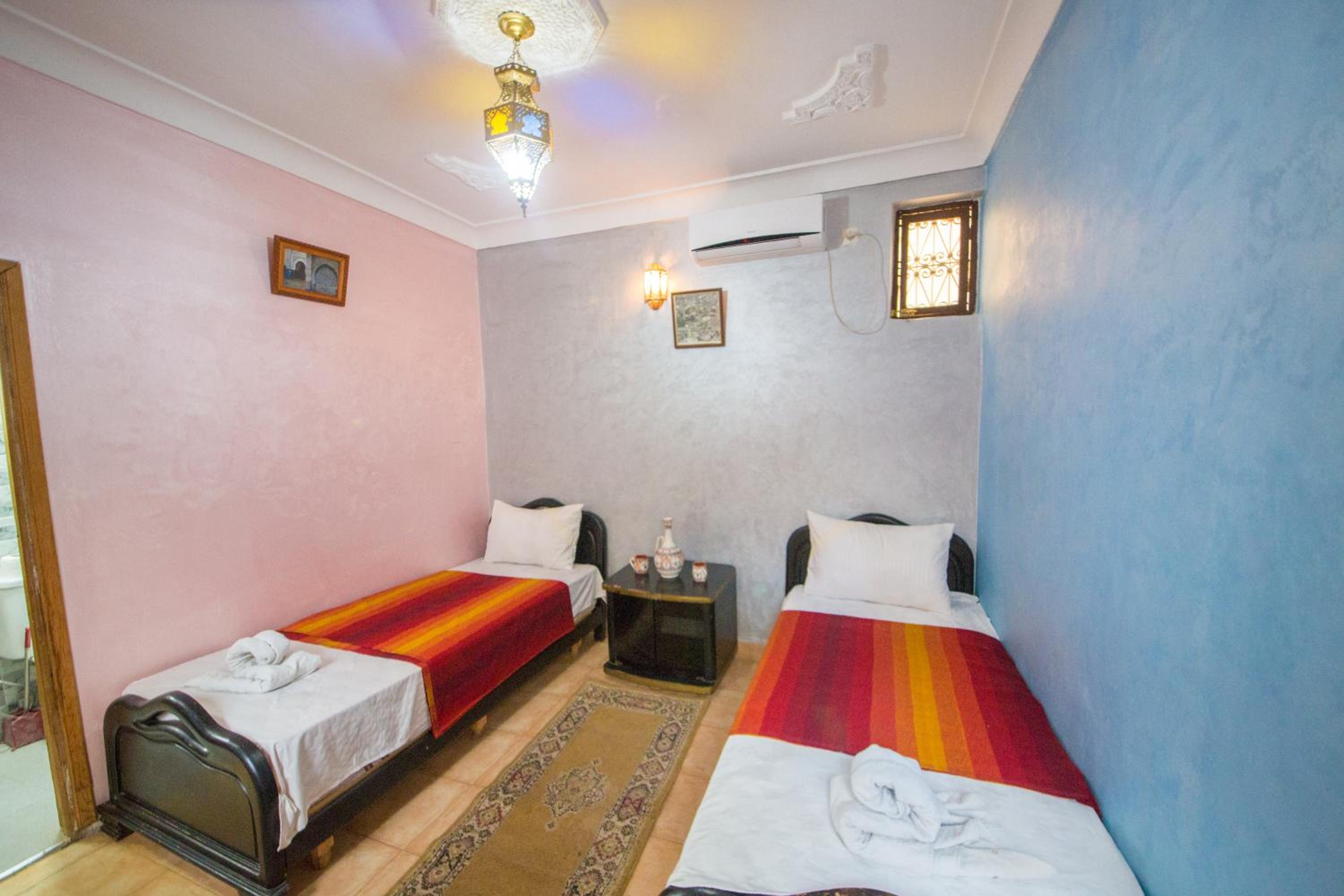 Double Room with Private Bathroom - Photo 3