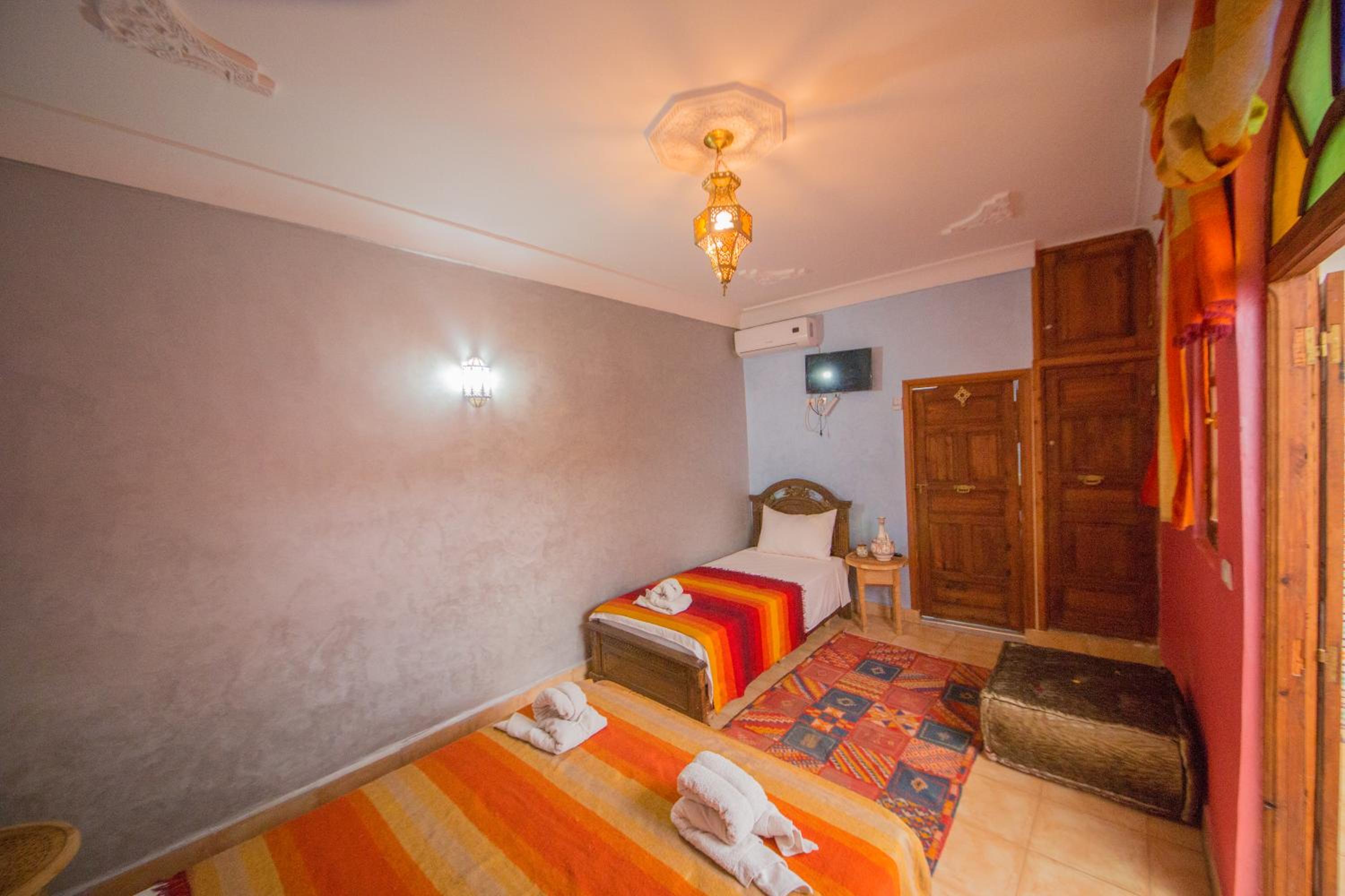 Triple Room with Private Bathroom - Photo 1