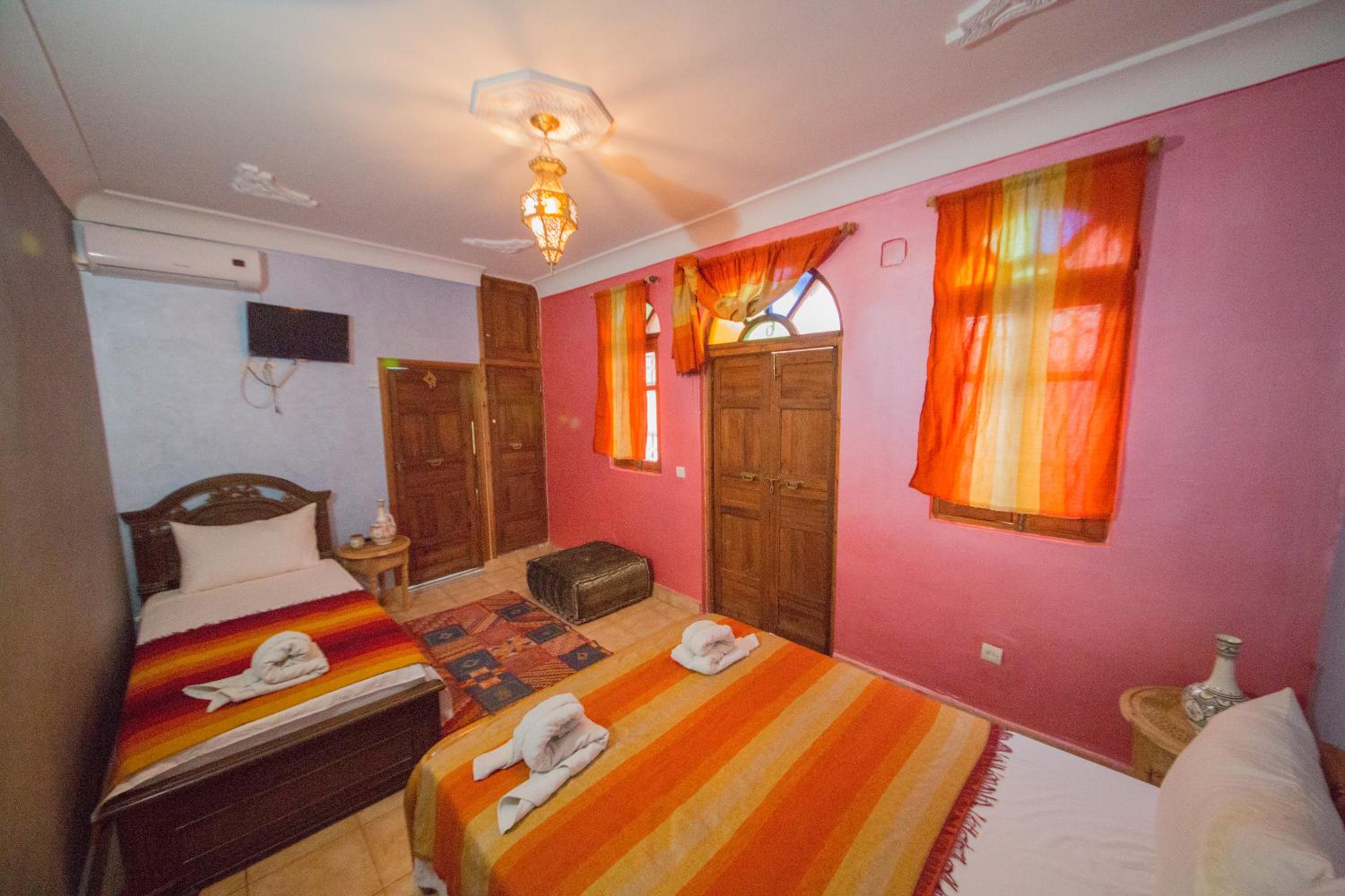 Triple Room with Private Bathroom - Photo 4