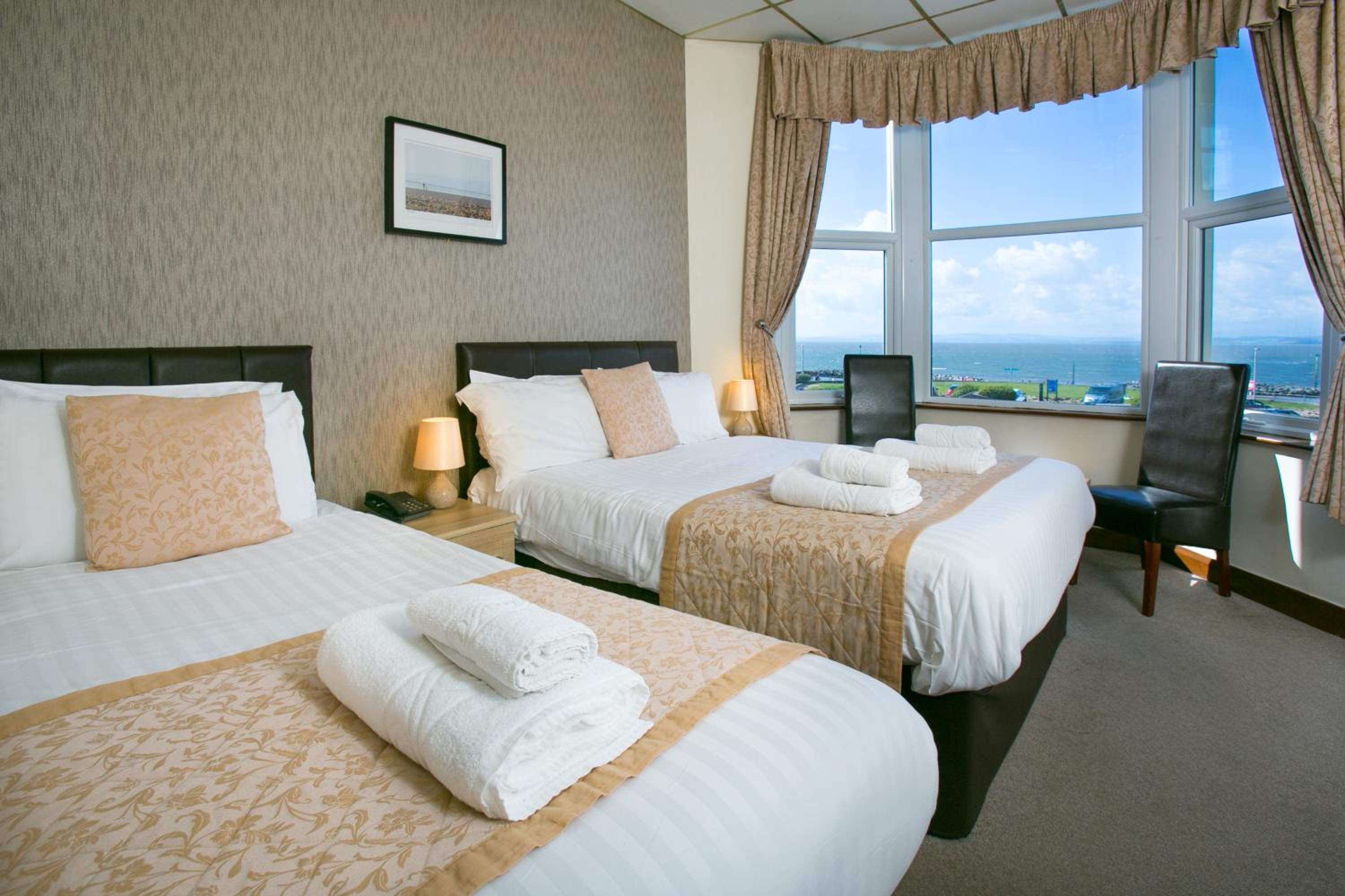 Deluxe Double or Twin Room with Sea View photo 1