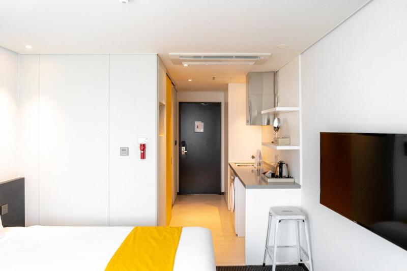Standard Twin Room - Photo 4