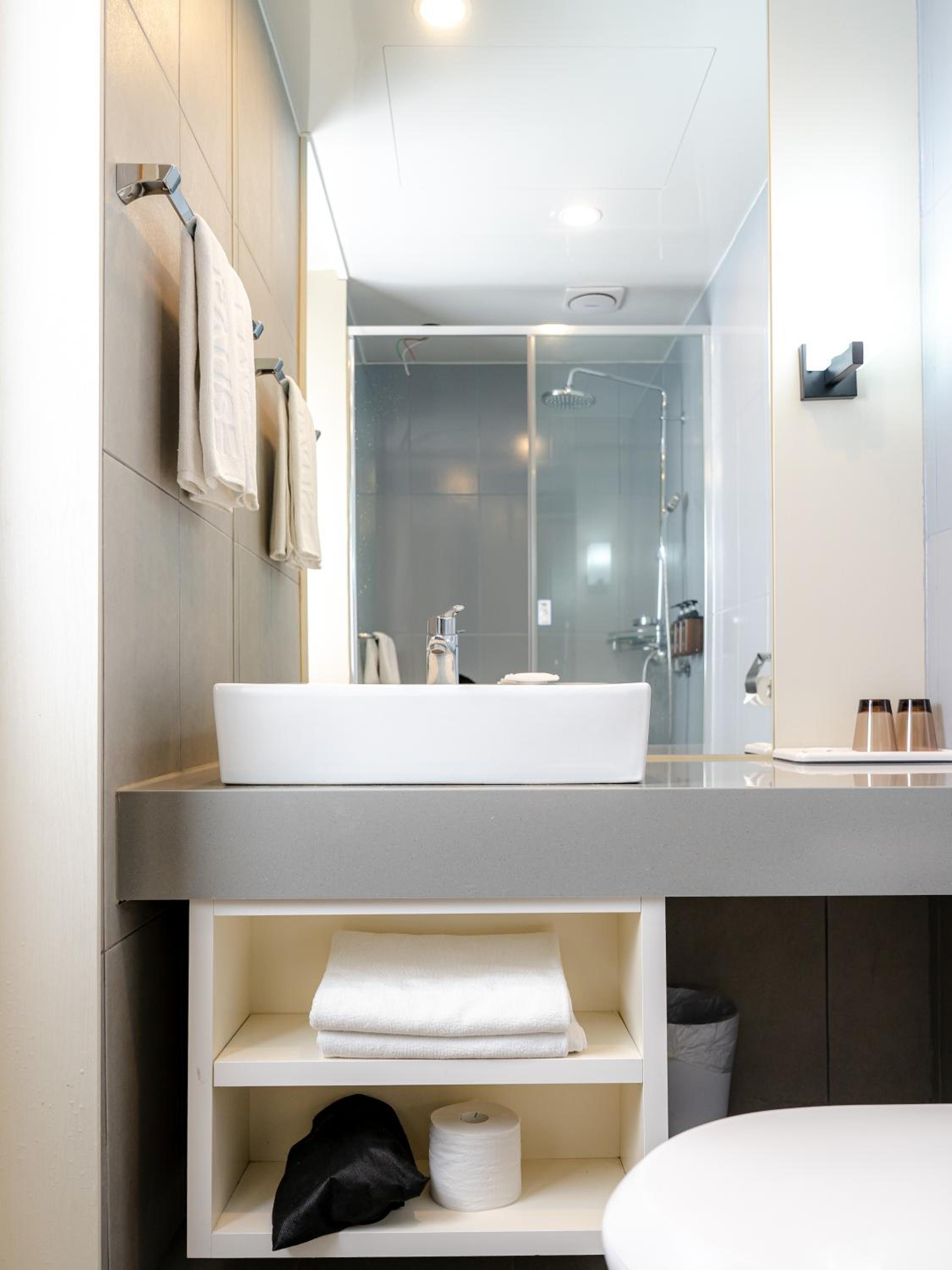 Standard Double Room - Photo 4