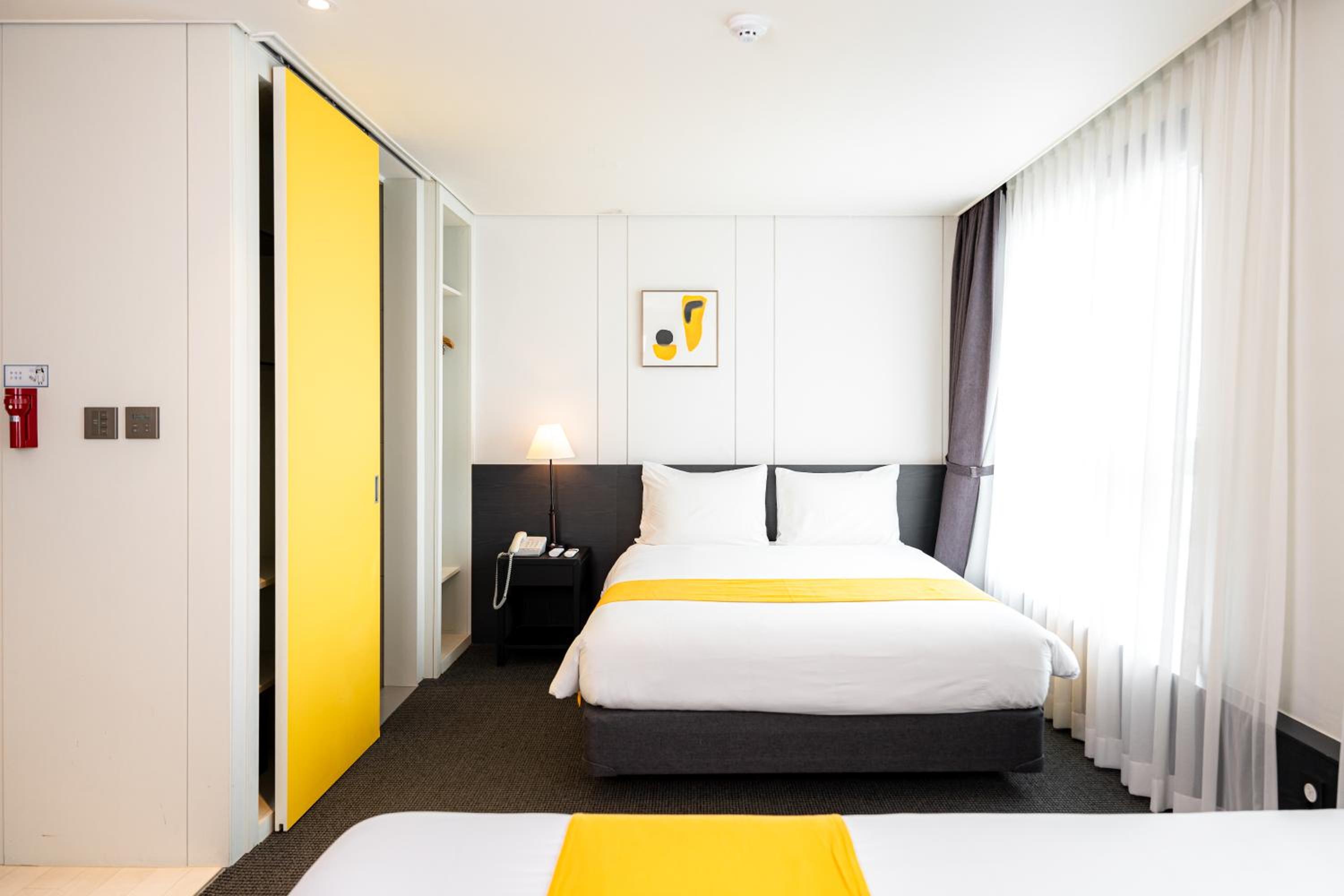 Double Room with Sea View - Photo 1