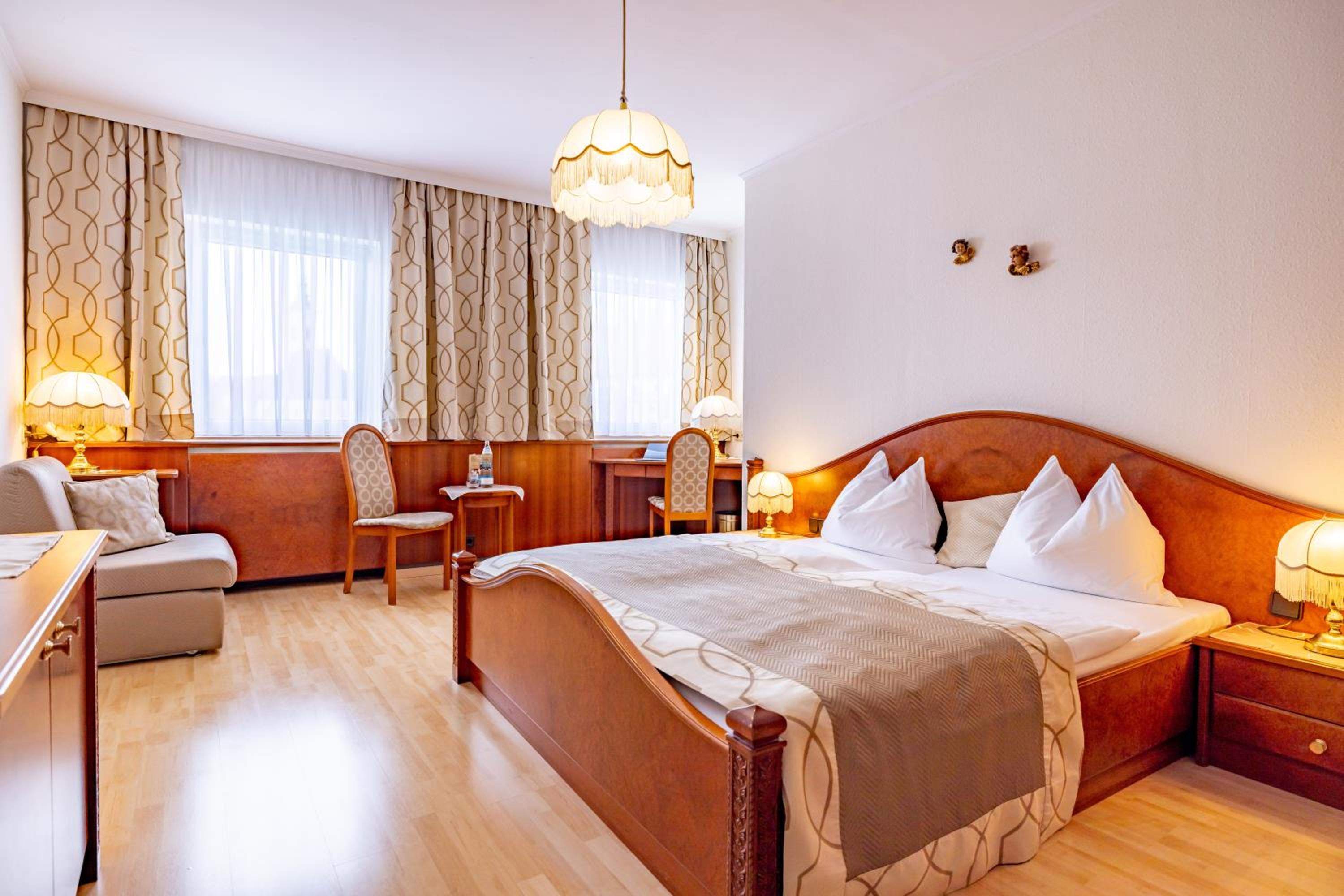 Business Double Room - Photo 1