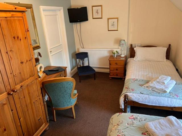 The Inn Twin with Bath 4 (No Dogs)