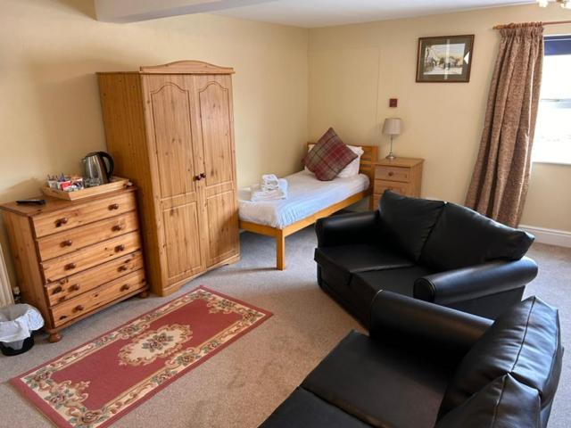 The Stable Family Bath 12b
