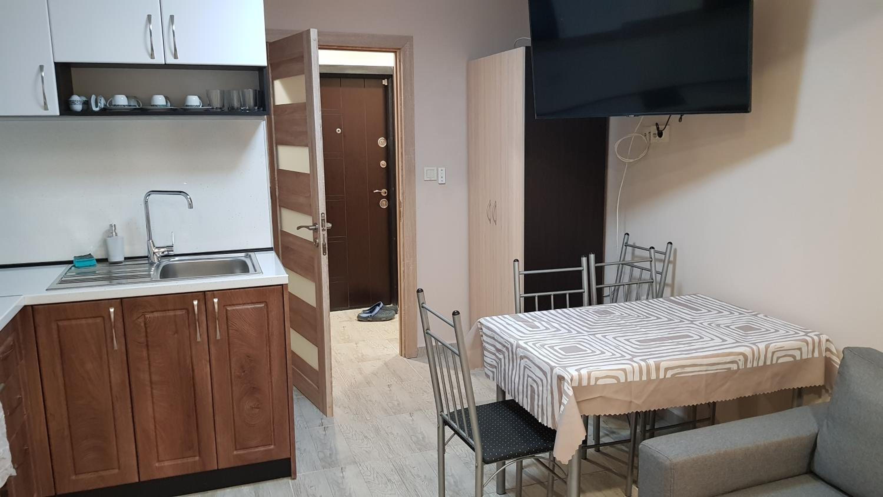 One-Bedroom Apartment - Photo 30
