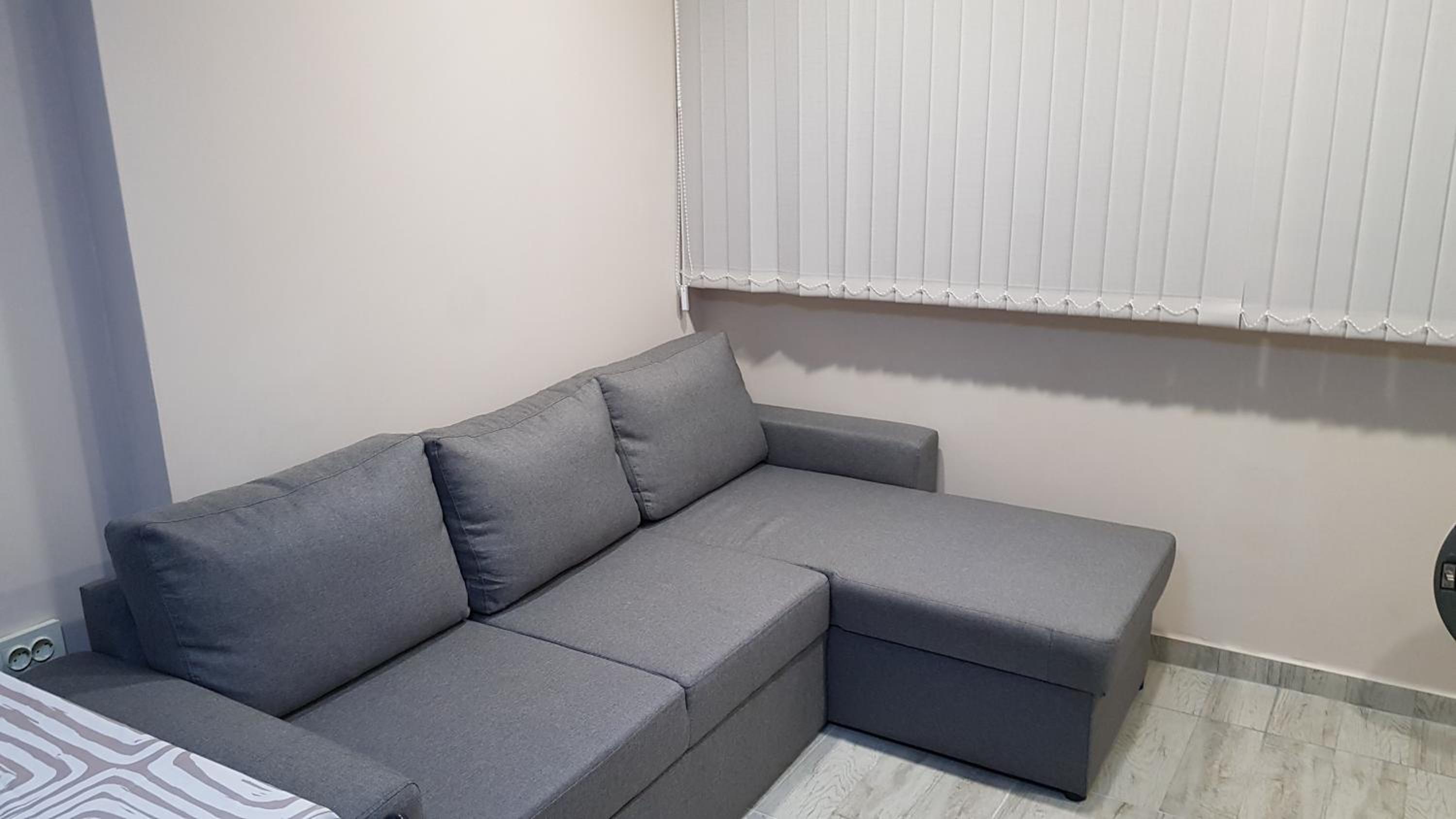 One-Bedroom Apartment - Photo 1